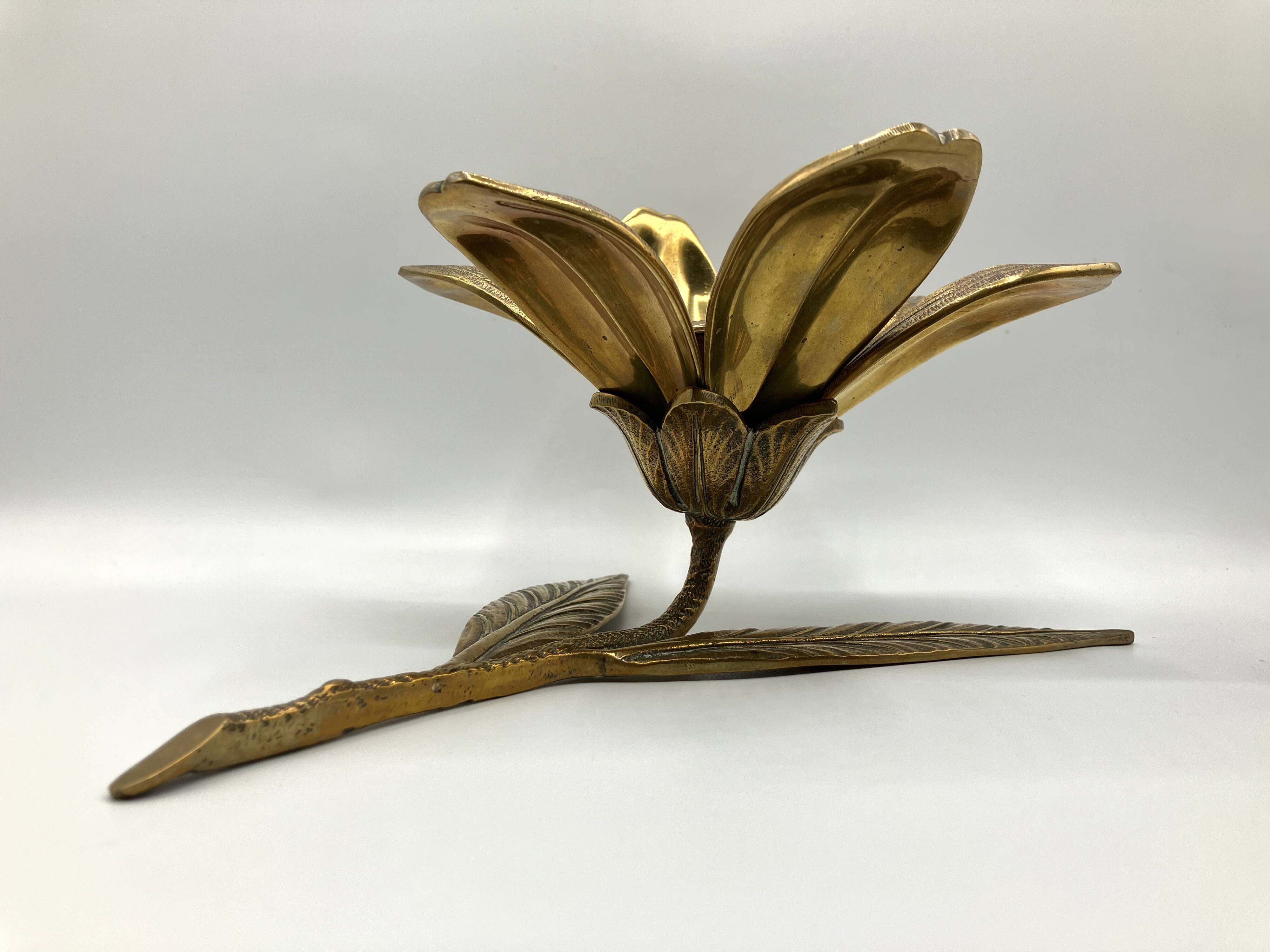 Cendrier bougeoir pétales de fleur • laiton • 1960