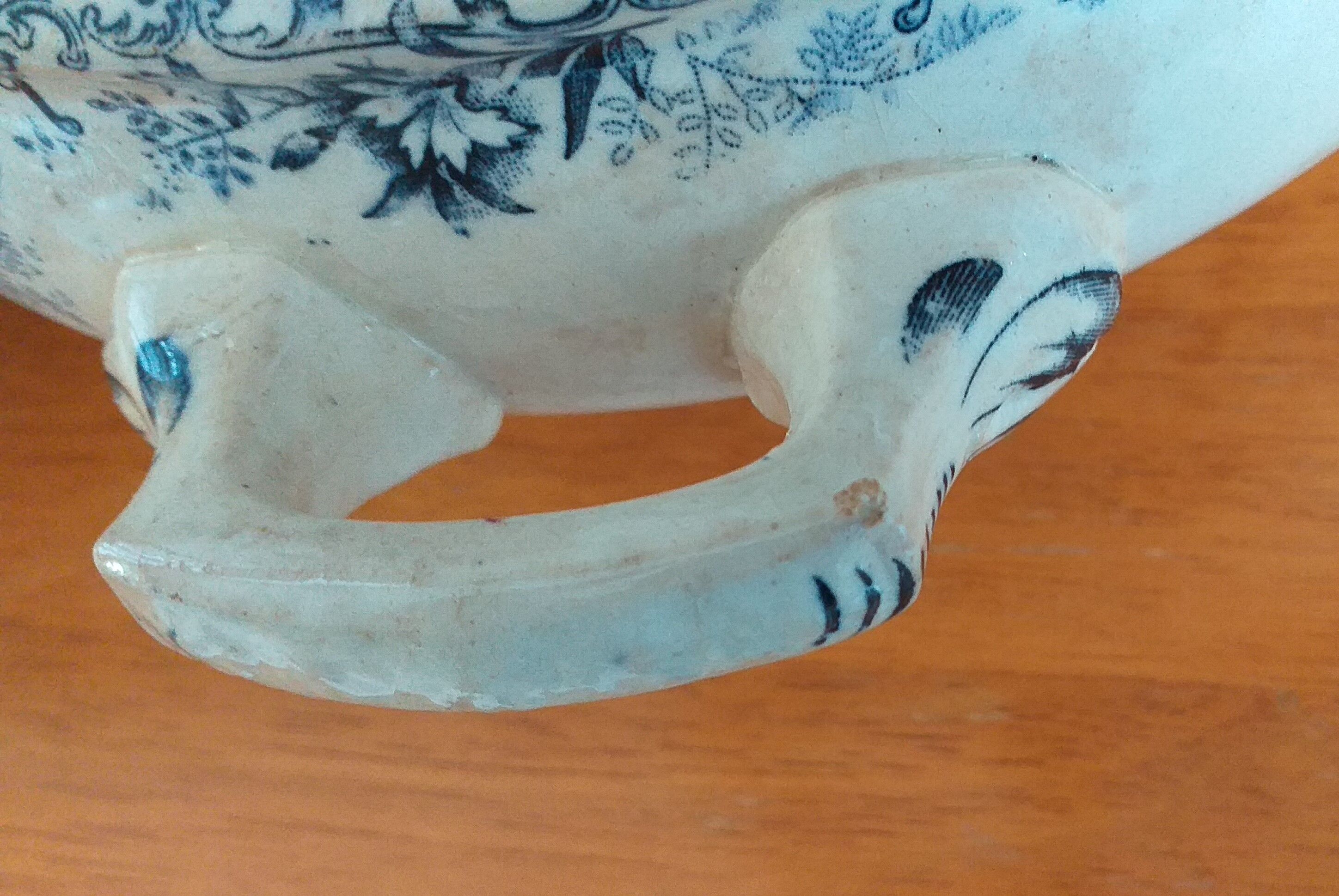 Porcelain soup pot iron earth H. Boulenger model Floréal