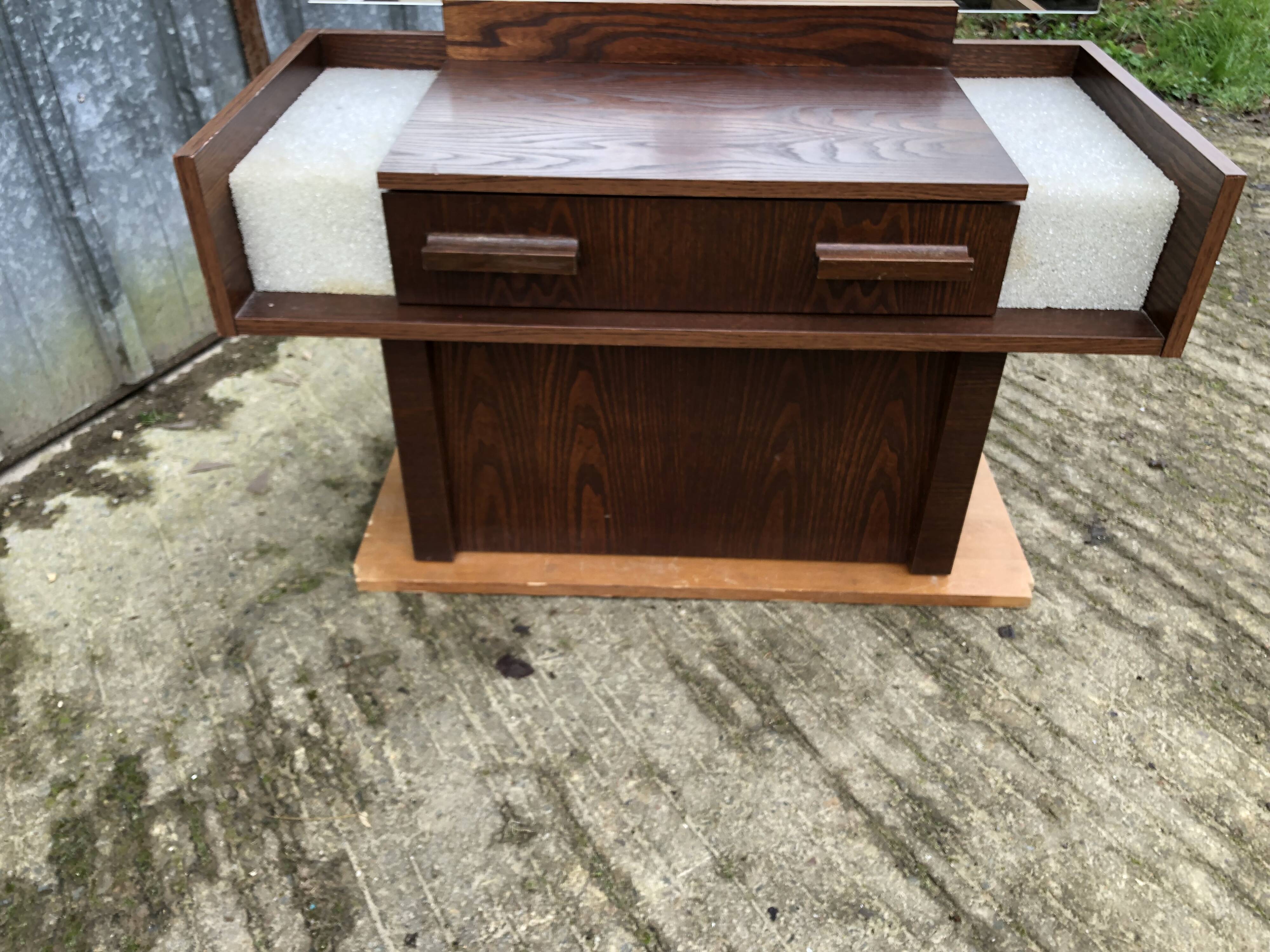 Vintage elm veneer dressing table with 1 drawer and 2 resin lamps.