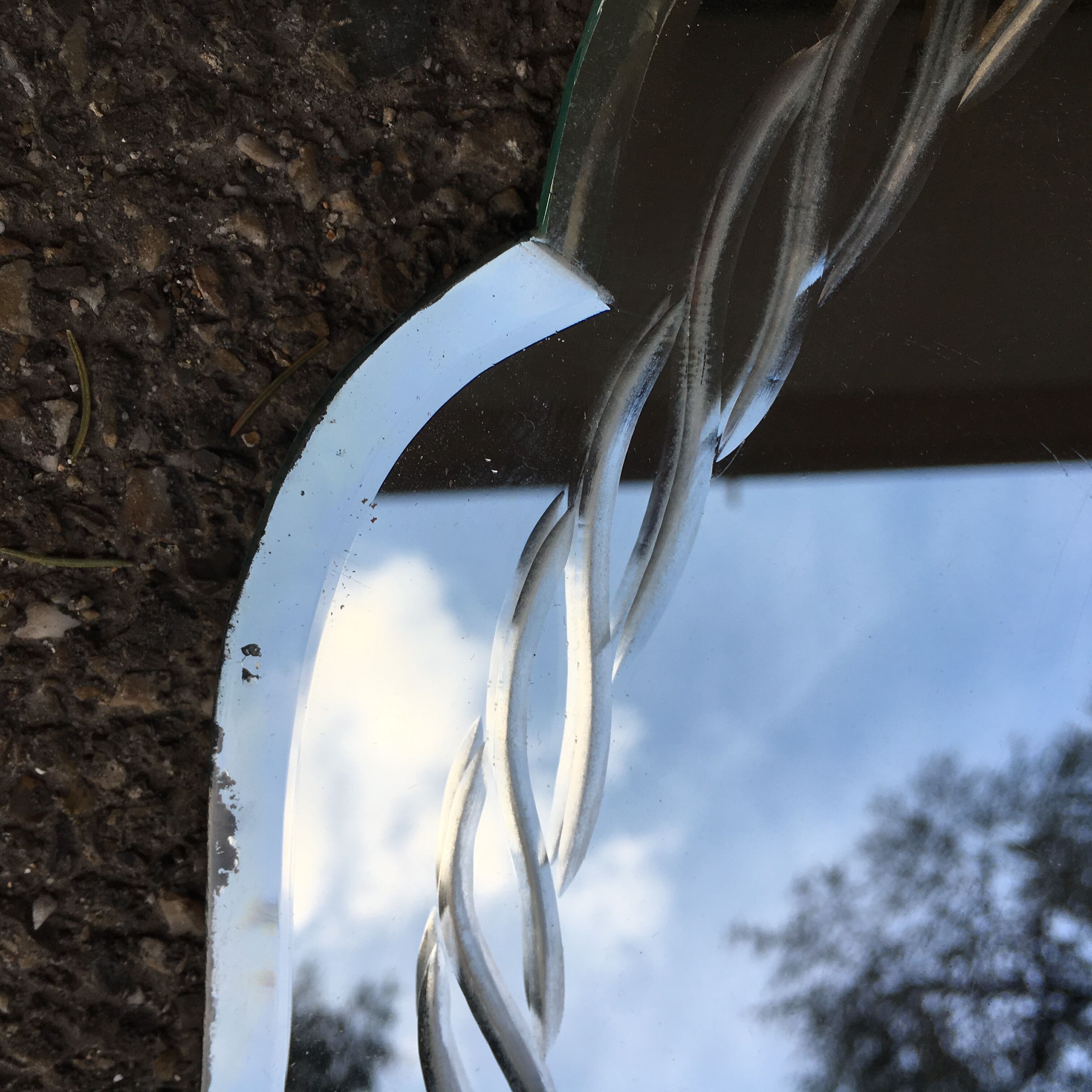 Mirror beveled and chiseled 27x33cm