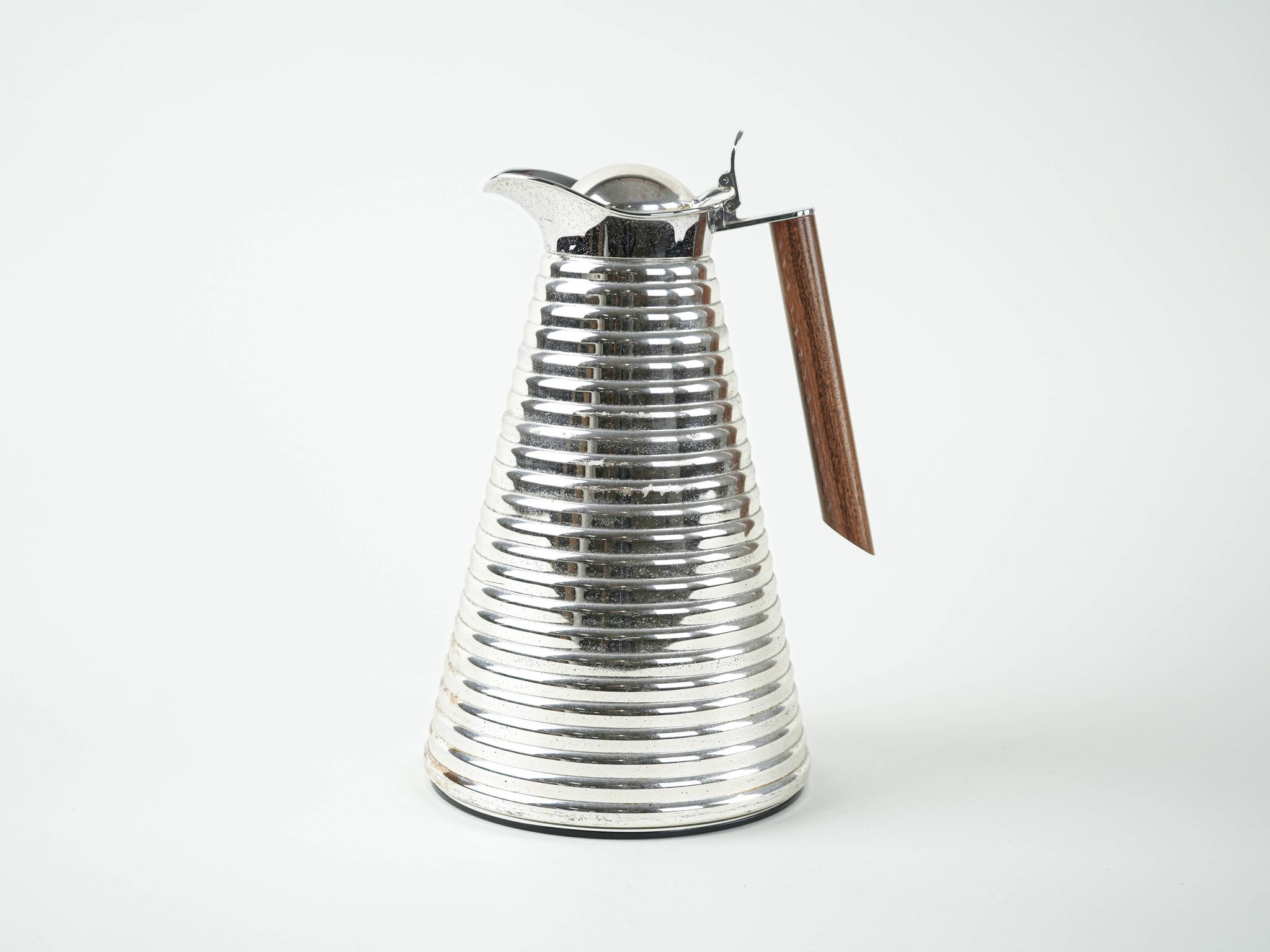 Alfi thermal carafe in ribbed silver metal with wooden handle, Germany