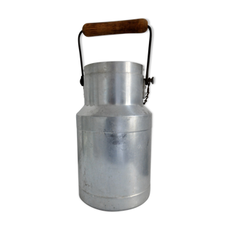 Milk pot