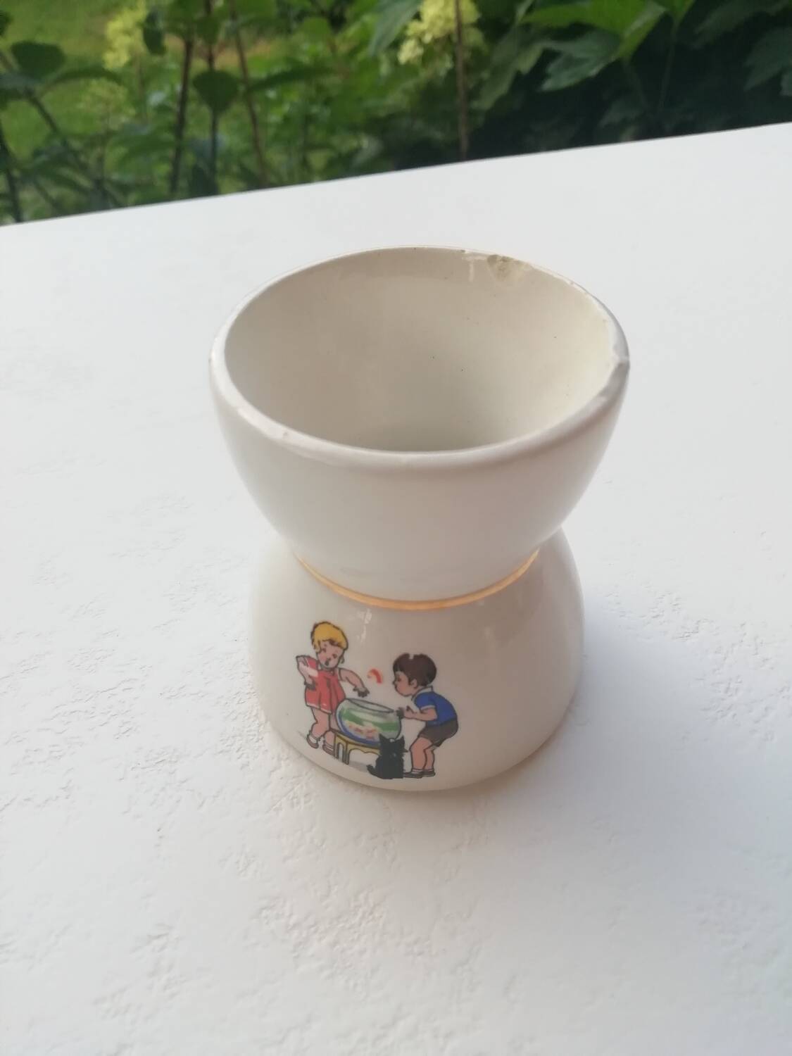 Diabolo egg cup