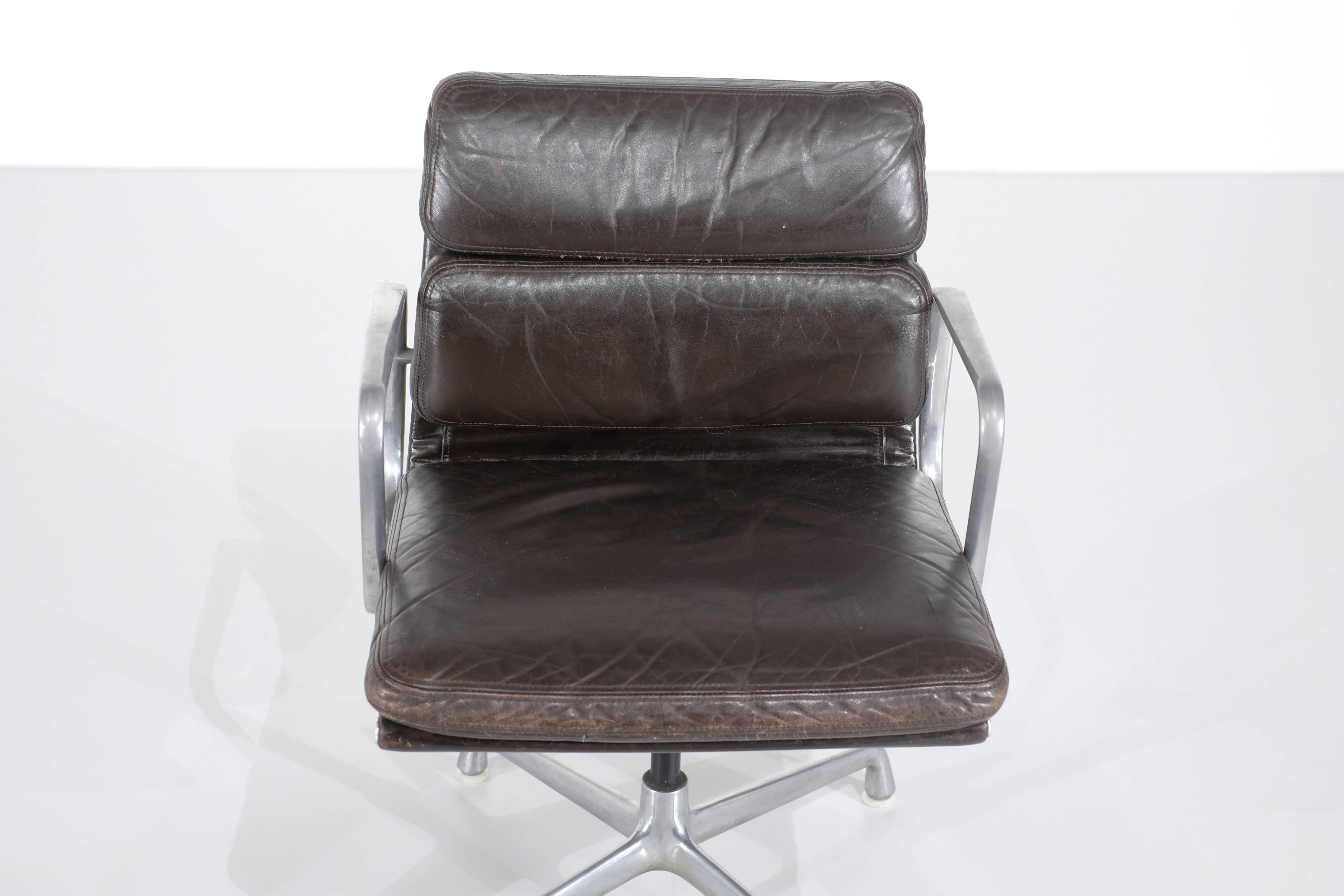 Softpad EA208 by Charles & Ray Eames for Le Mobilier International - 1960