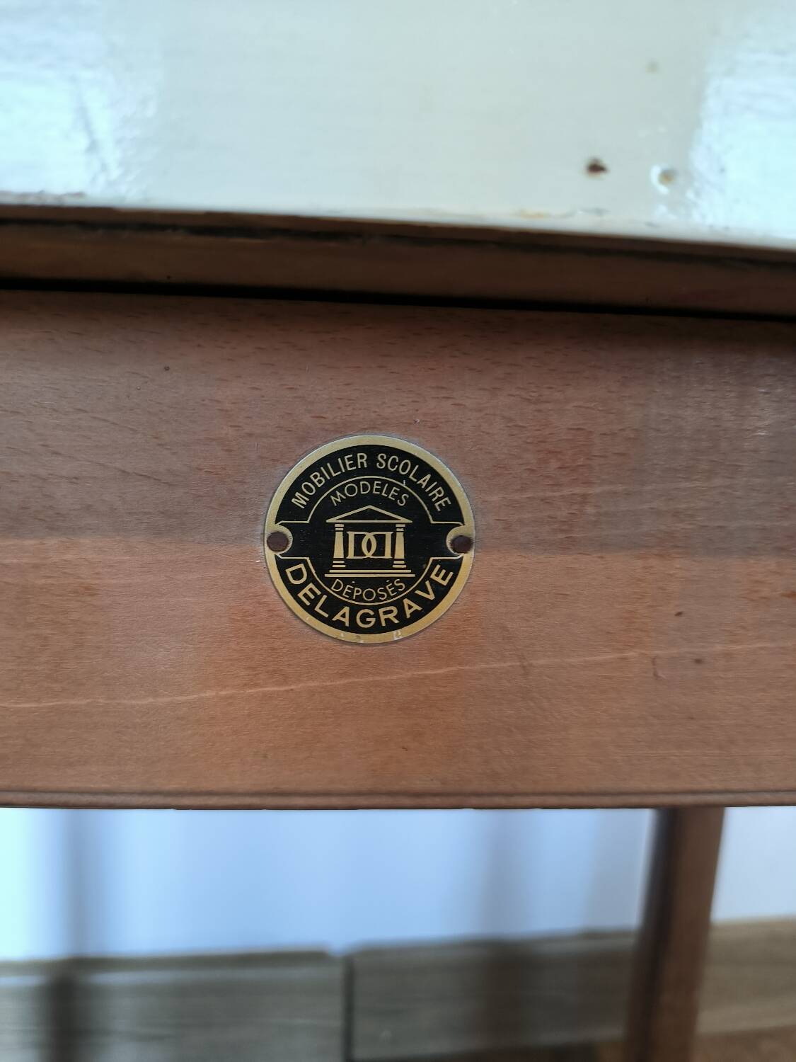 Delagrave school desk