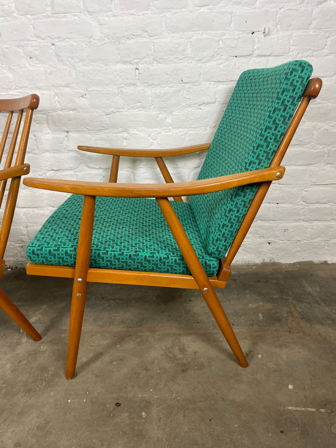 Paire de fauteuils boomerang par Ton 1960