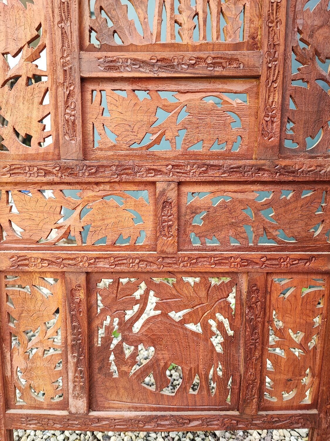 Three-panel screen made of solid wood