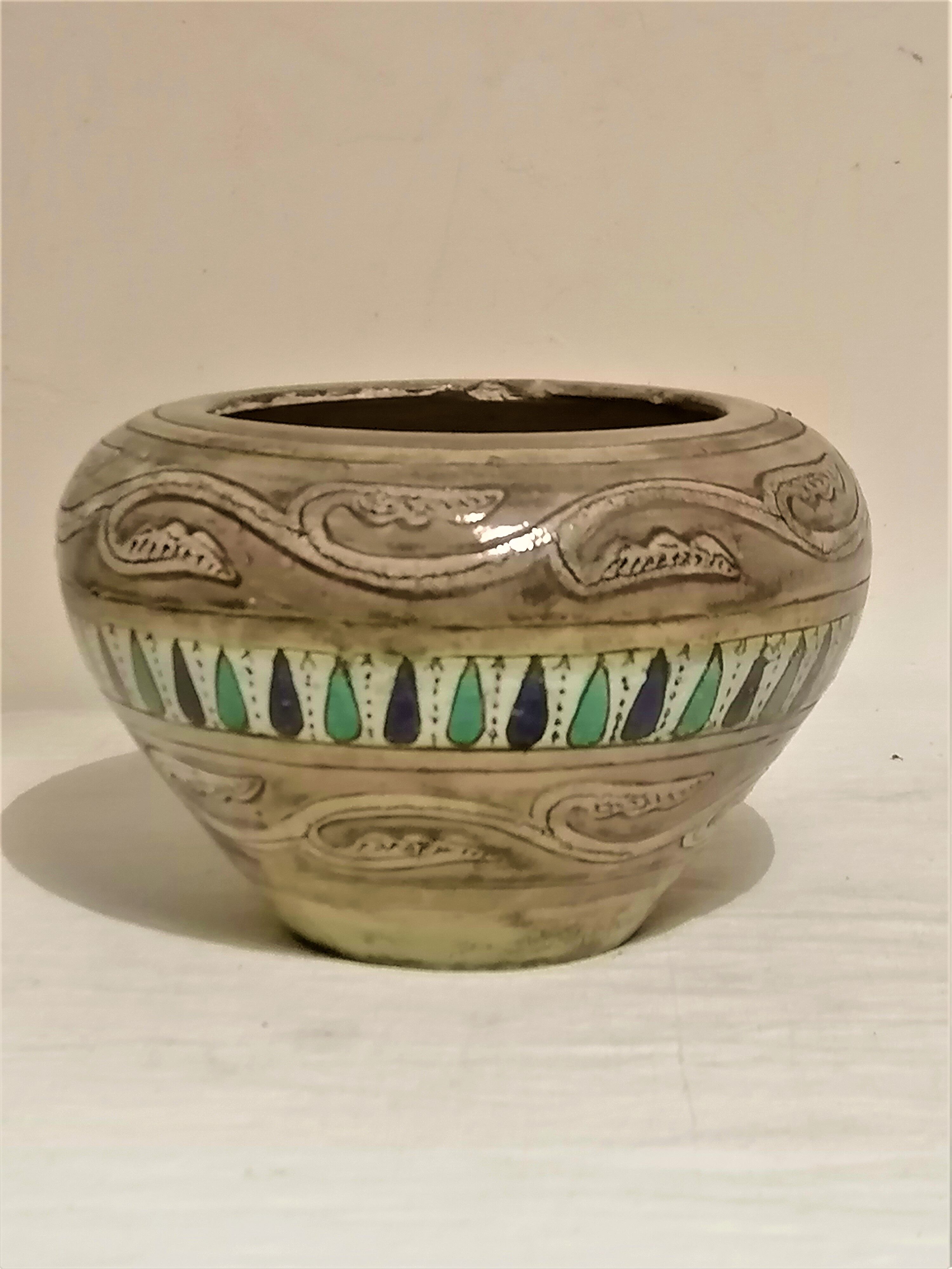 Old vase in oriental ceramics. Pottery of Nabeul. Signed.