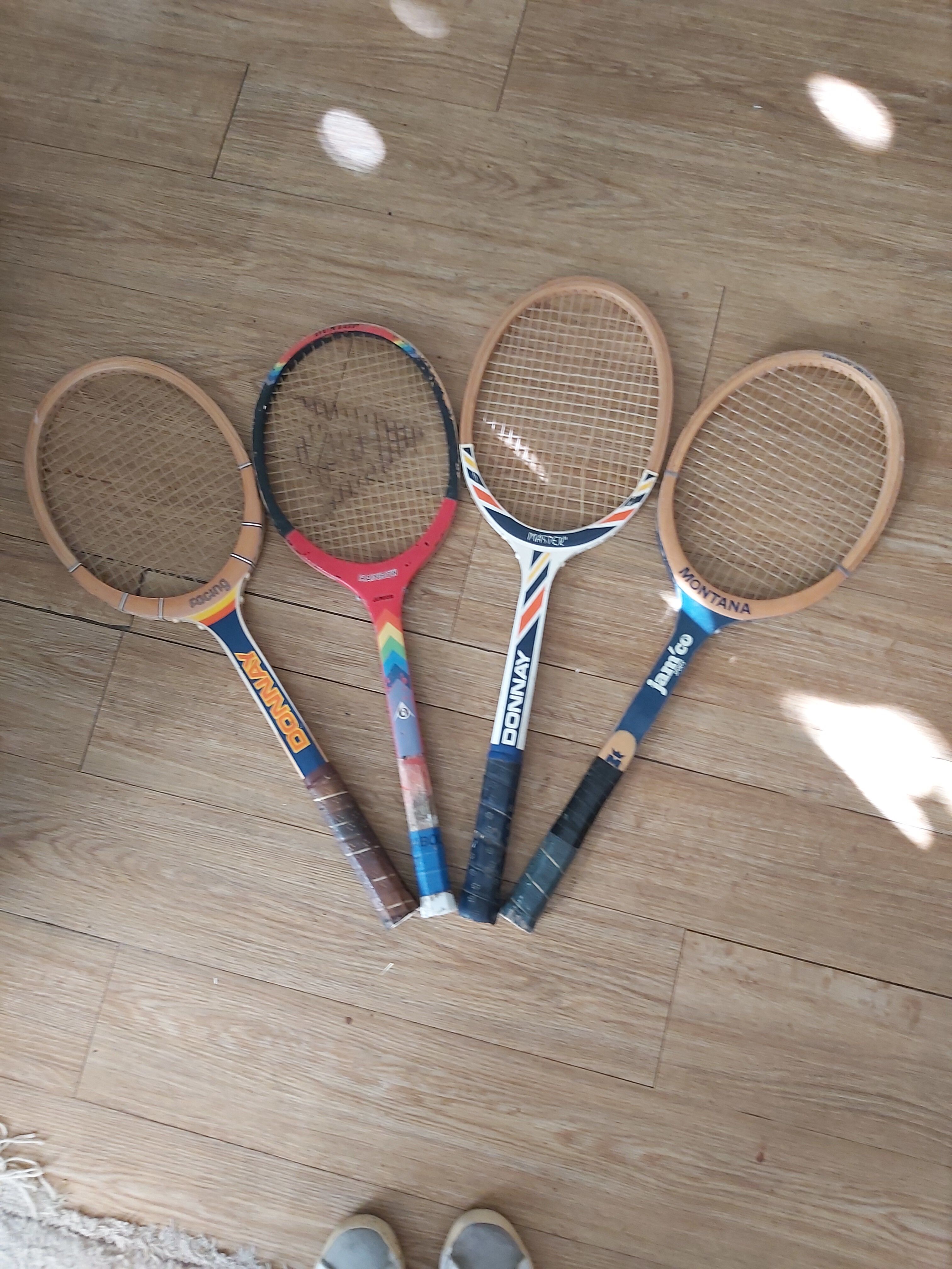 Series of 4 vintage tennis rackets