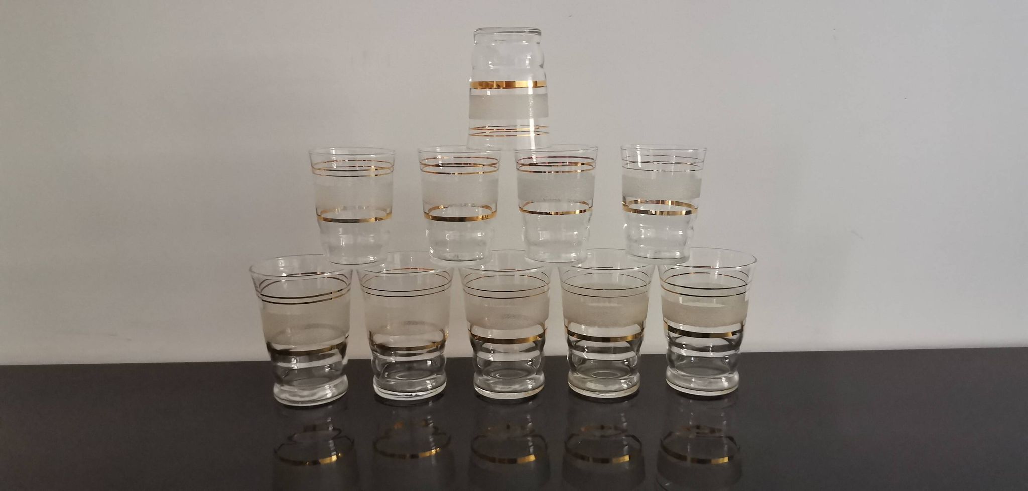 Set of 5 water glasses and 5 aperitif glasses with granite decorations and gold edging from the 1950s
