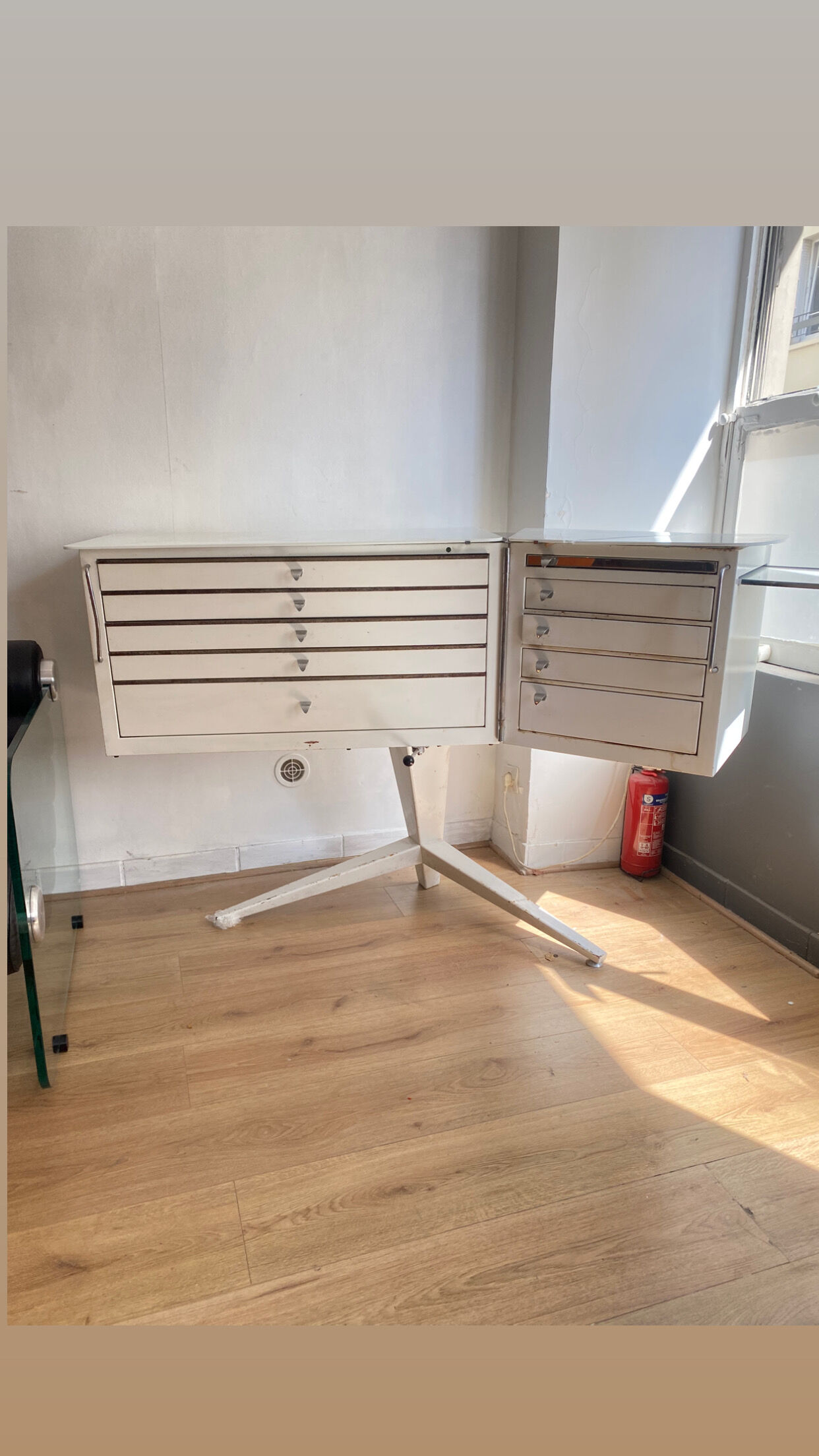 Gallus dentist furniture by Pininfarina 1960s