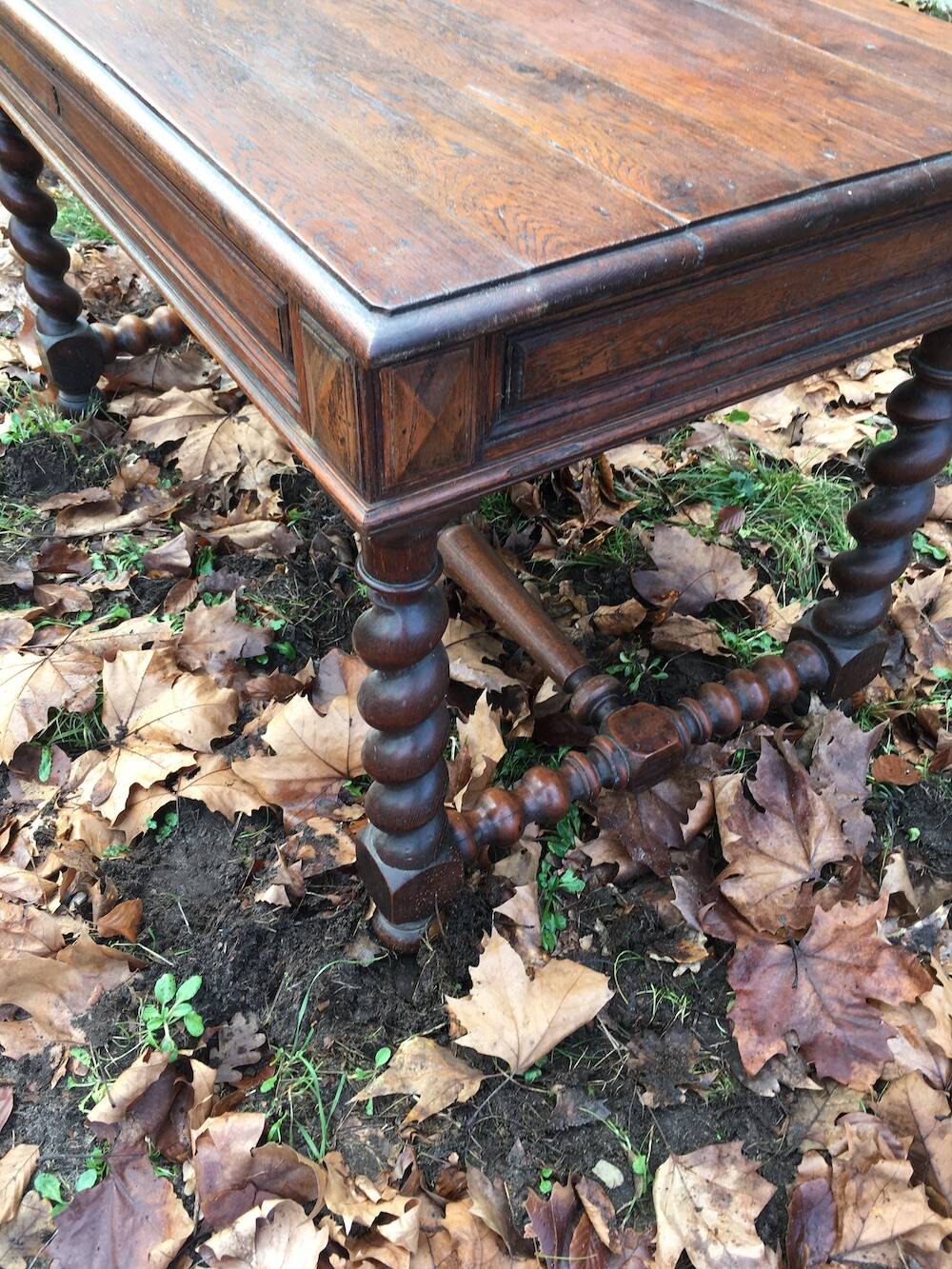 Louis XIII twisted farm table / Turned wooden desk