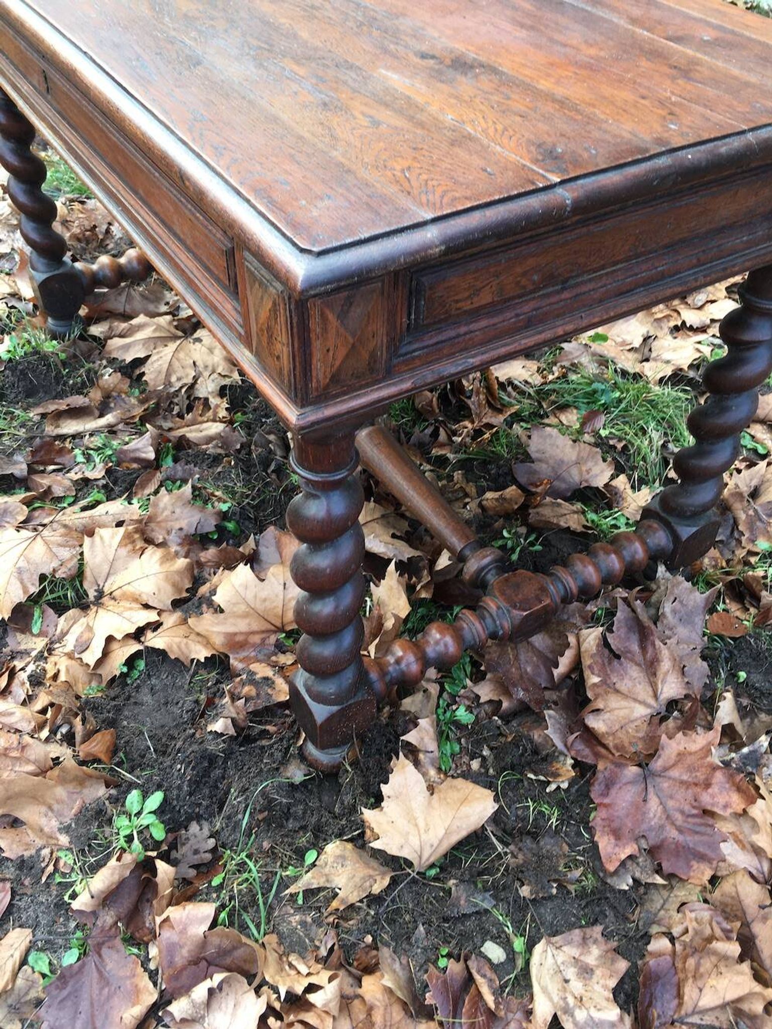 Louis XIII twisted farm table / Turned wooden desk