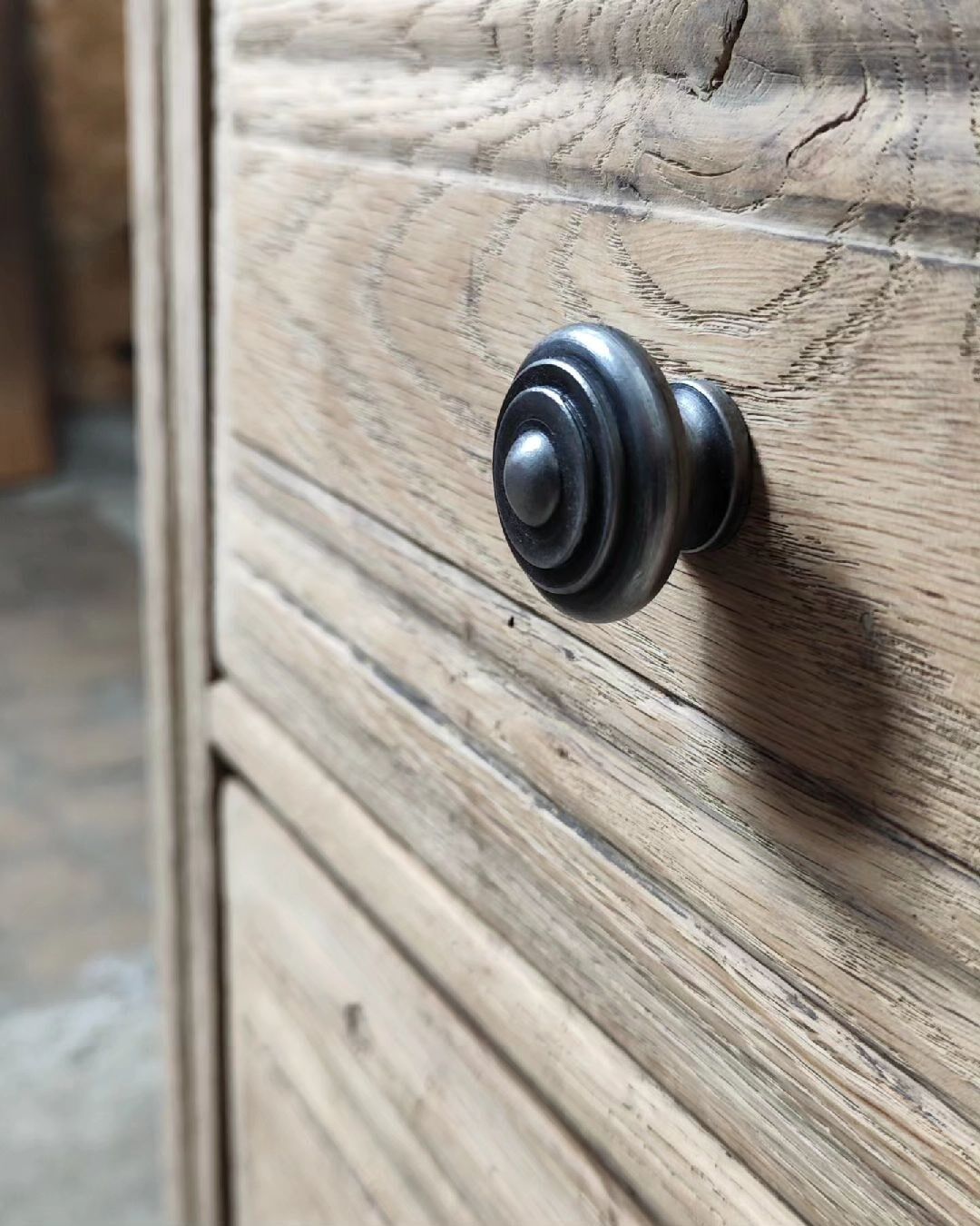 Oak chest of drawers five drawers