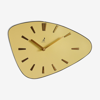 Horloge formica vintage pendule murale silencieuse asymétrique "Jaz jaune doré"