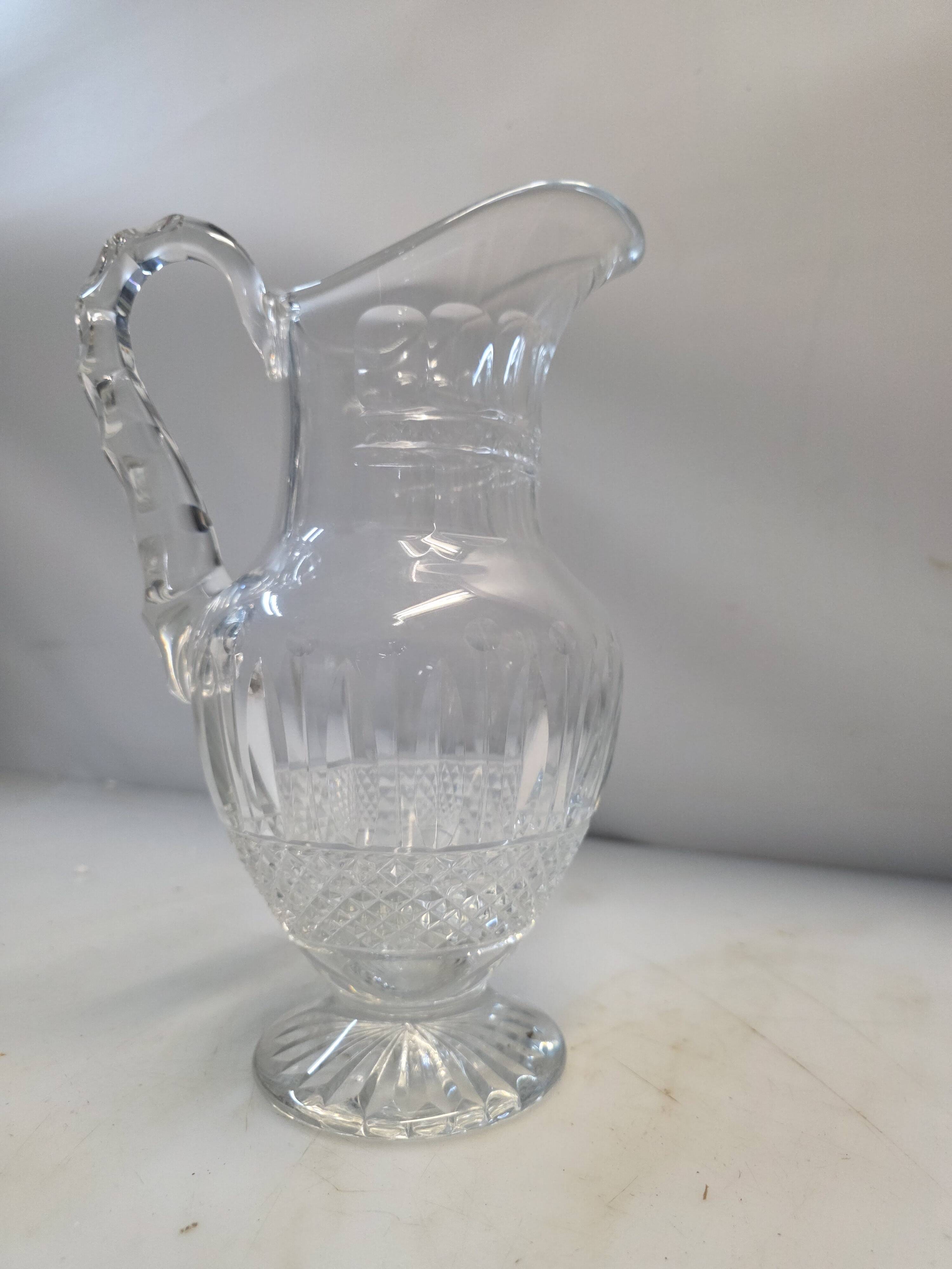 Cut crystal water jug from Saint-Louis