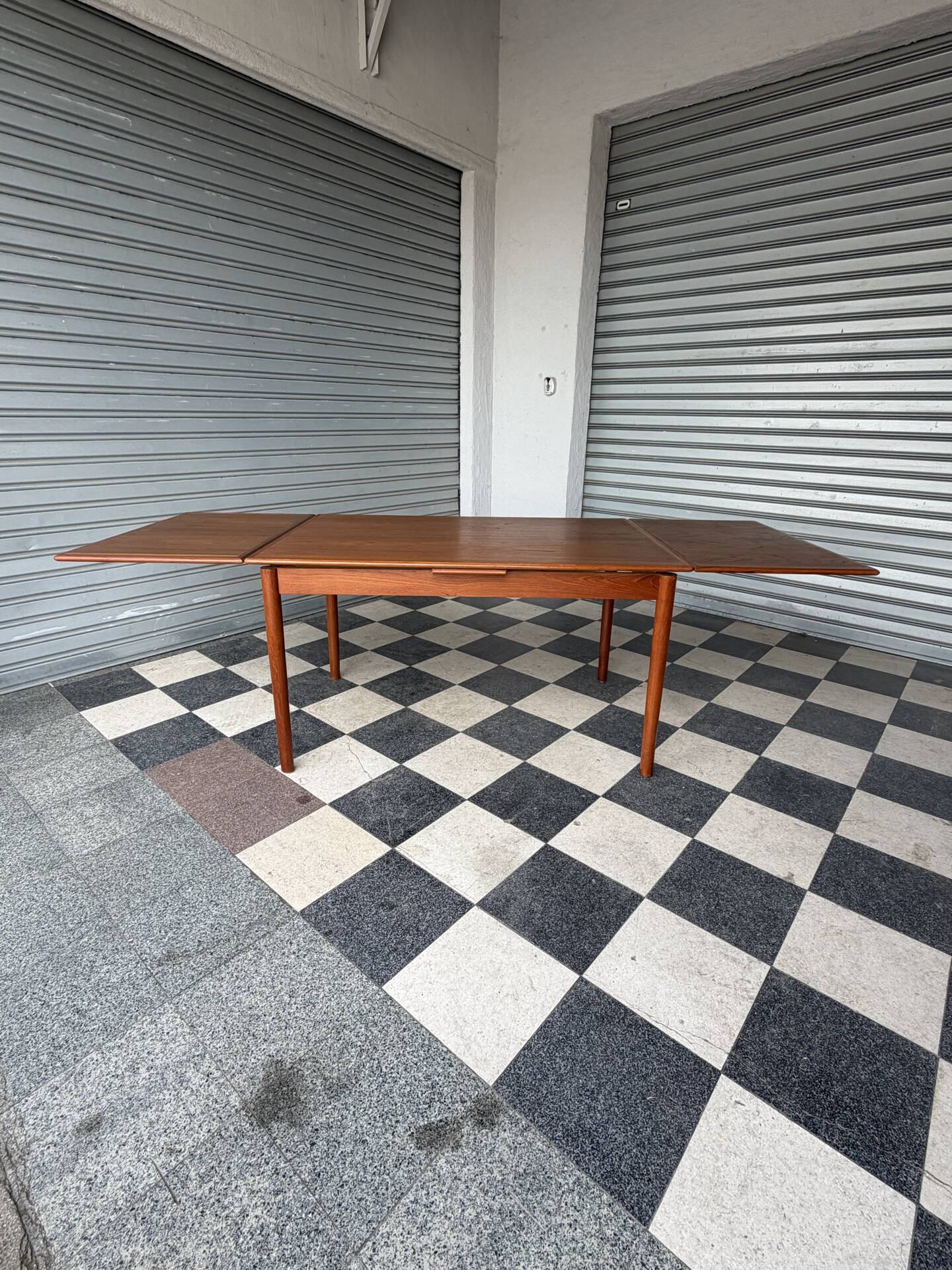 Table danoise en teck