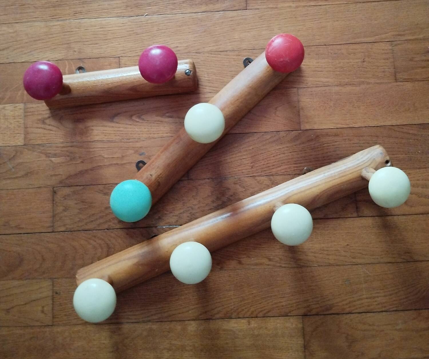 Ball coat racks