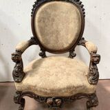 Paire de fauteuils a médaillons en bois sculpté XIX siècle