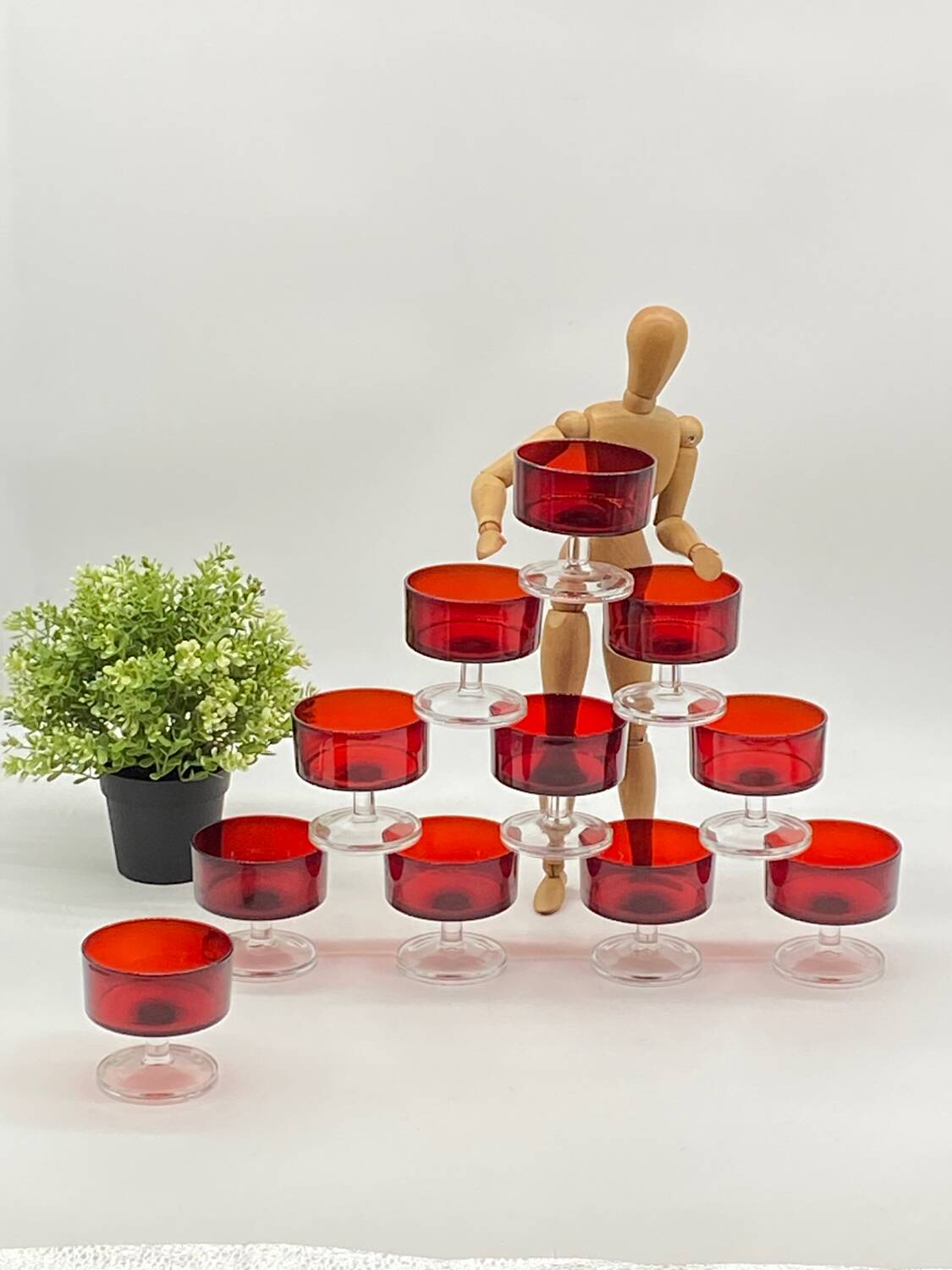 Set of glasses / champagne glasses, Luminarc, ruby / vintage red