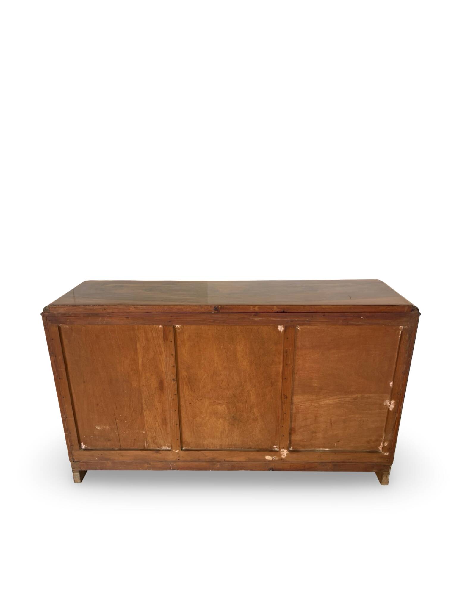 Italian Art deco burl walnut sideboard, of great quality.