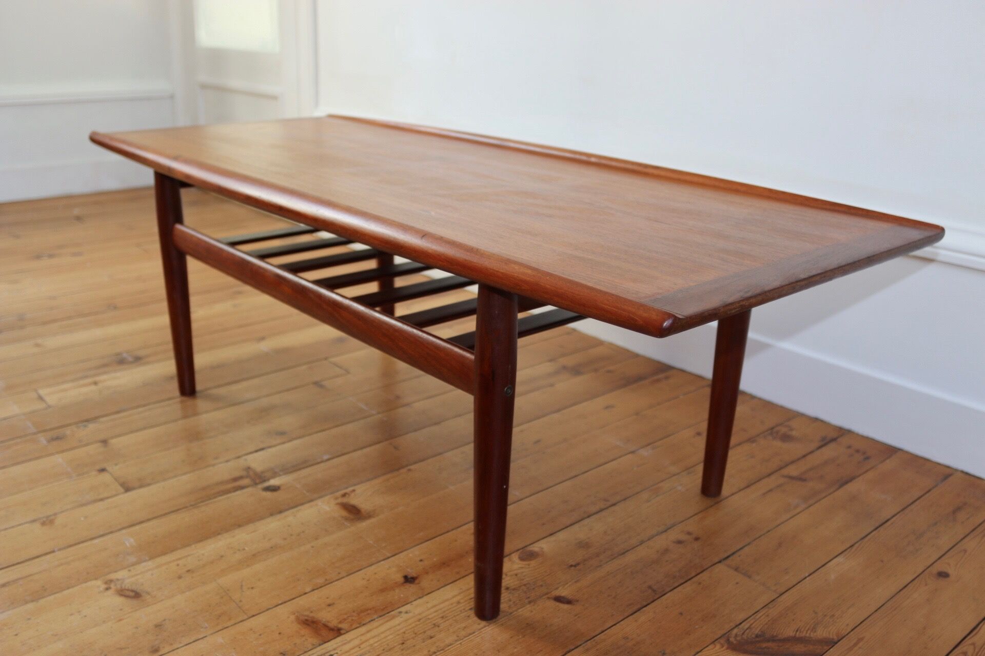 Scandinavian teak coffee table Grete Jalk 60