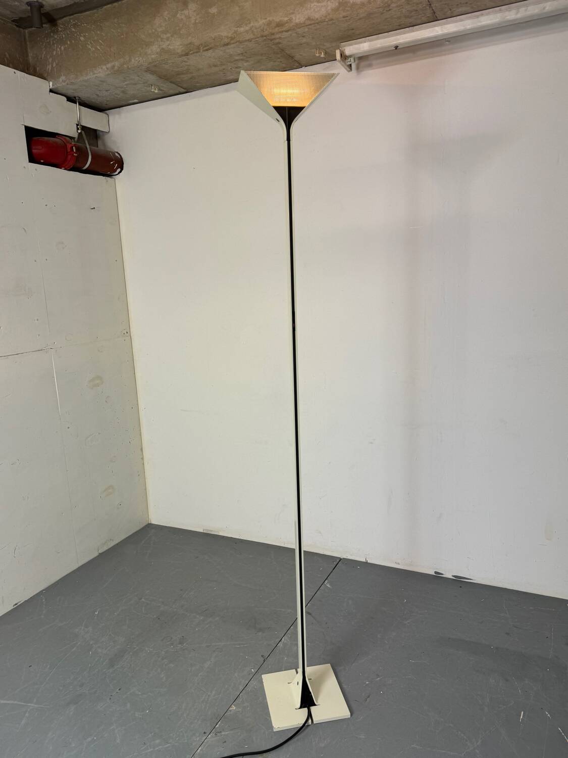 Lampadaire Papillona blanc de design italien par Tobia Scarpa pour Flos, It