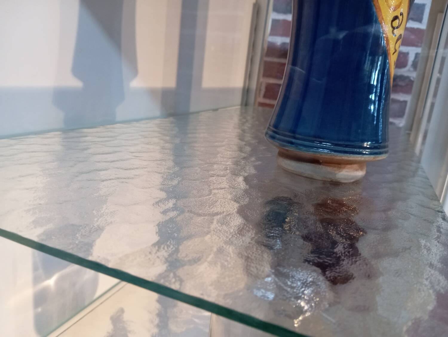 medicine cabinet / pharmacy