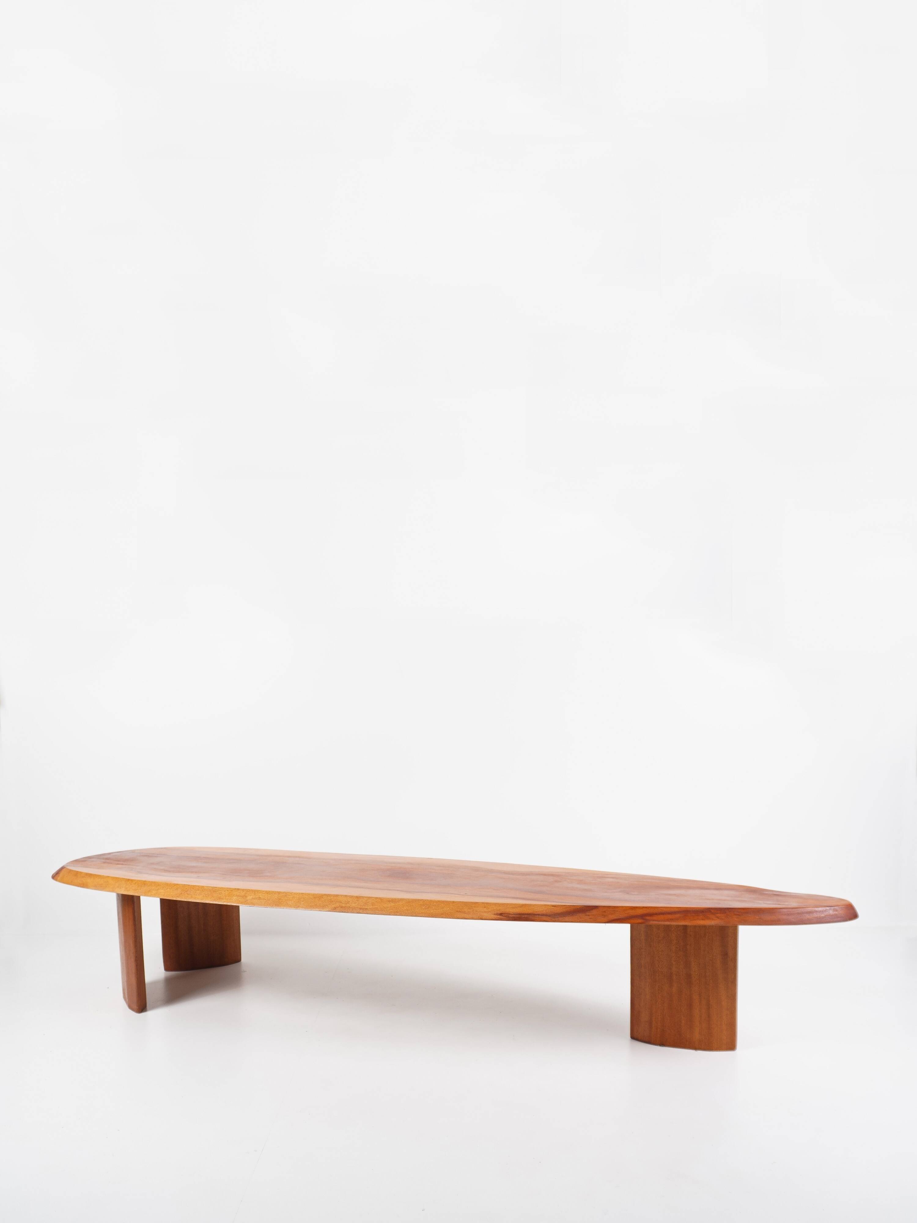 Travail français - table basse bois forme libre