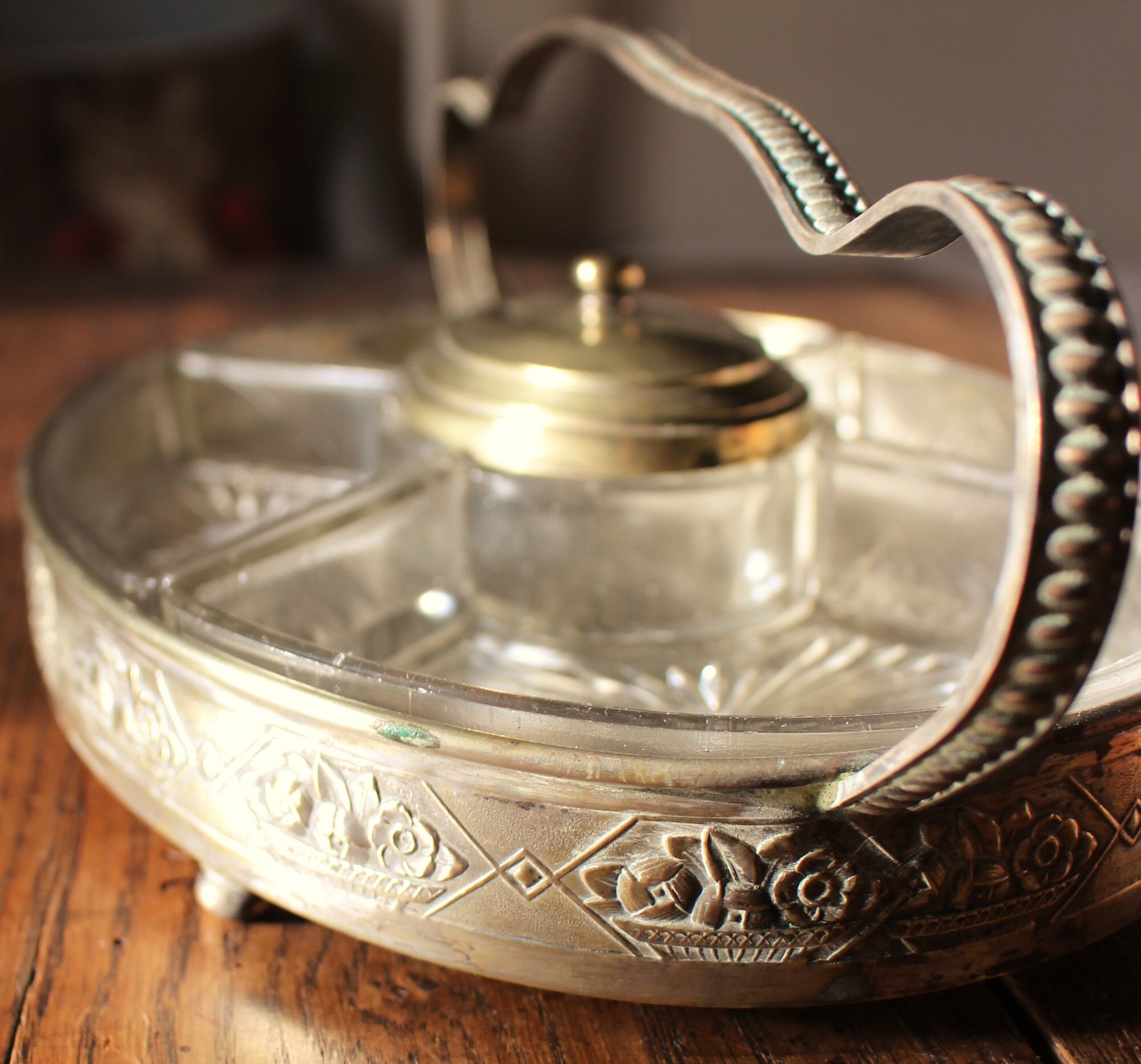 Aperitif tray golden metal brass glass compartments