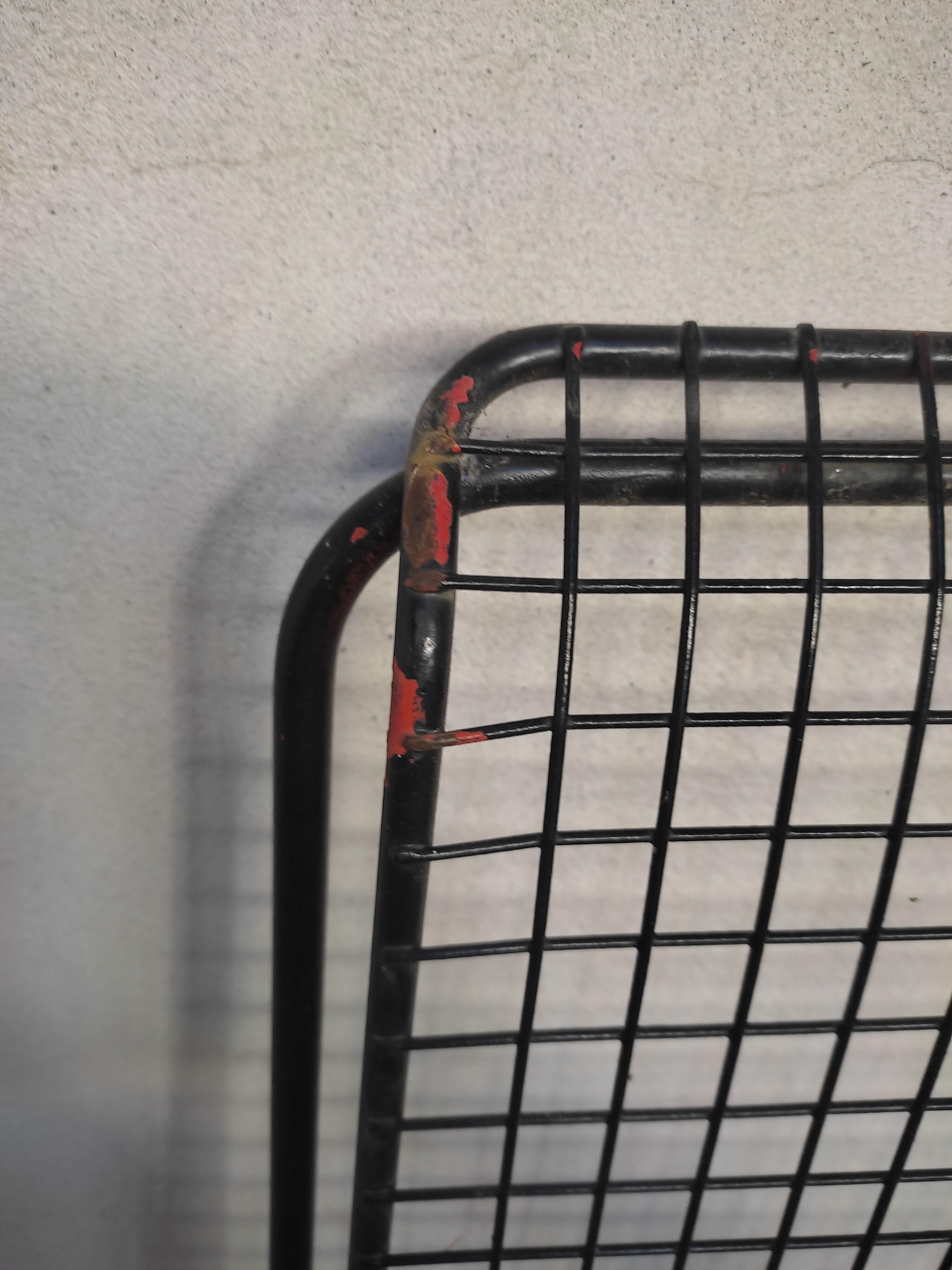 4 gridded metal chairs