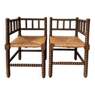 Chaise d’angle en bois perlé et paille ancienne