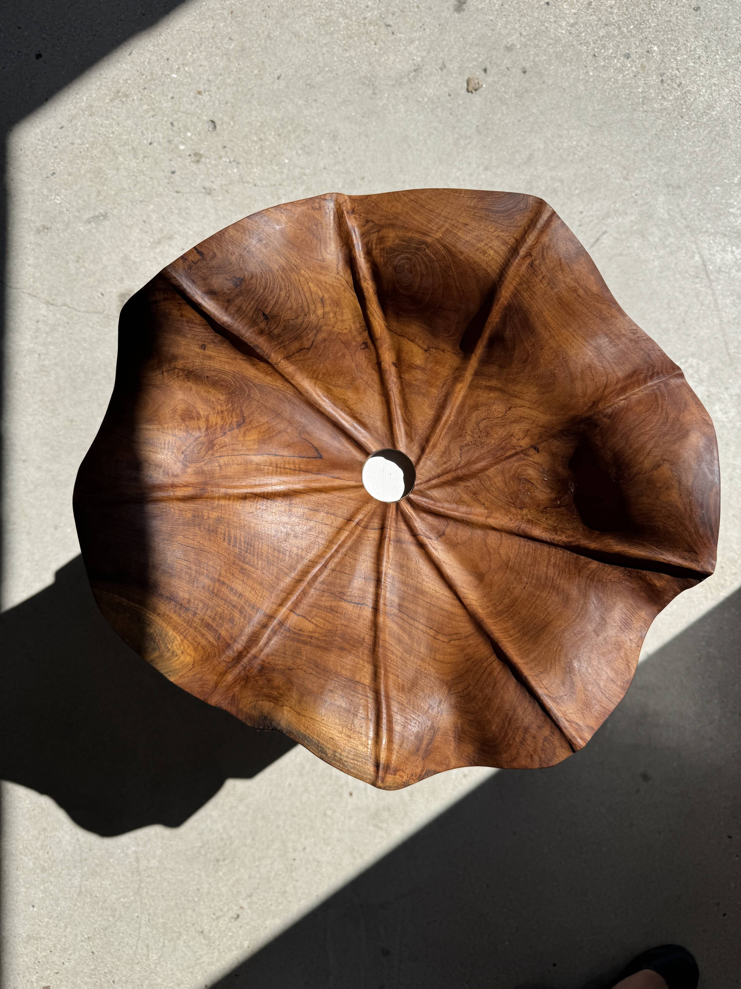 Average suspension flat wavy leaf in teak flower stripes D:40