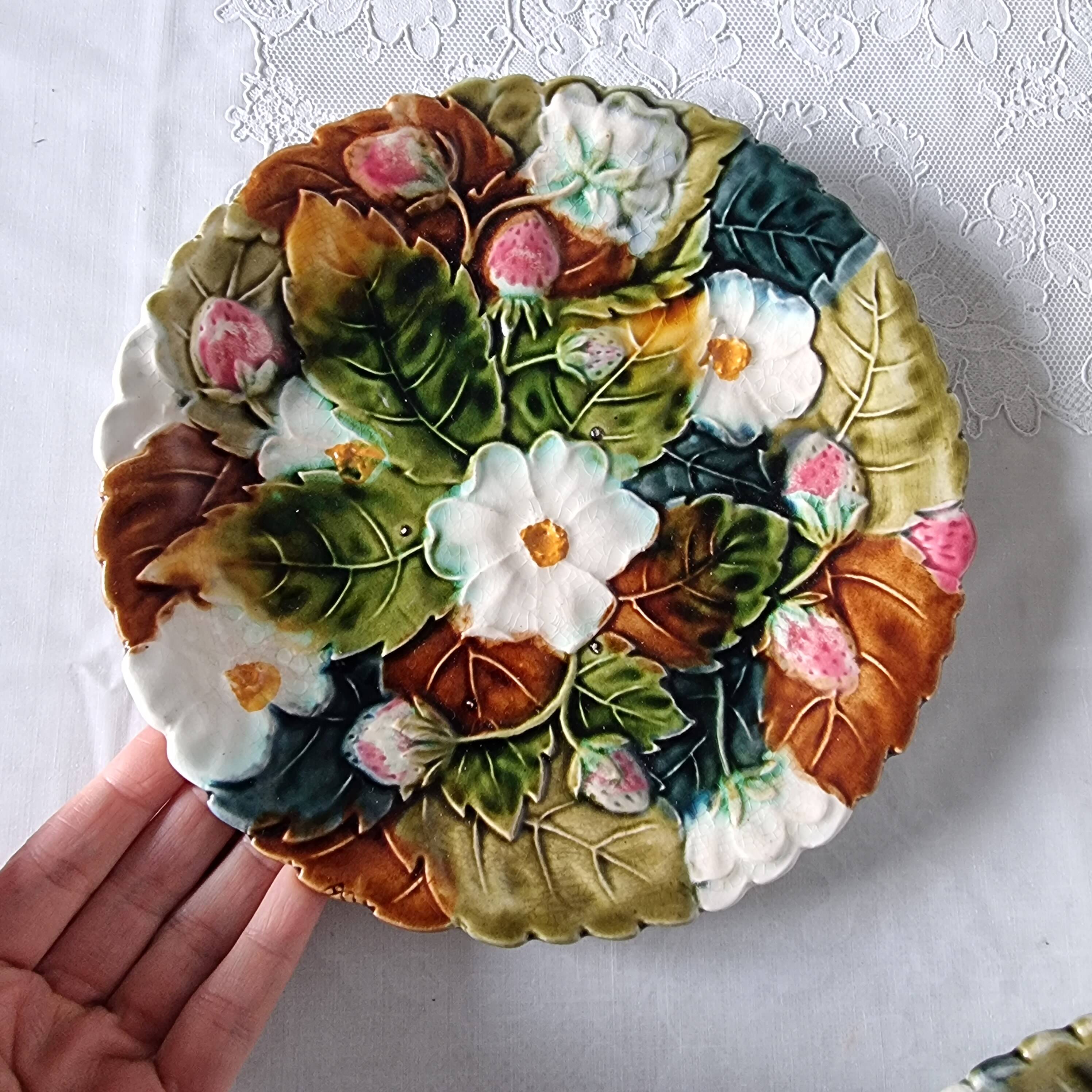 Set of 6 french onnaing barbonite ceramic plates and cake plate