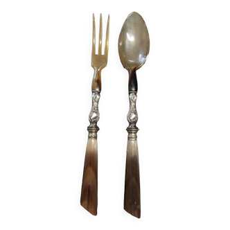 Old salad cutlery in horn and vintage silver metal