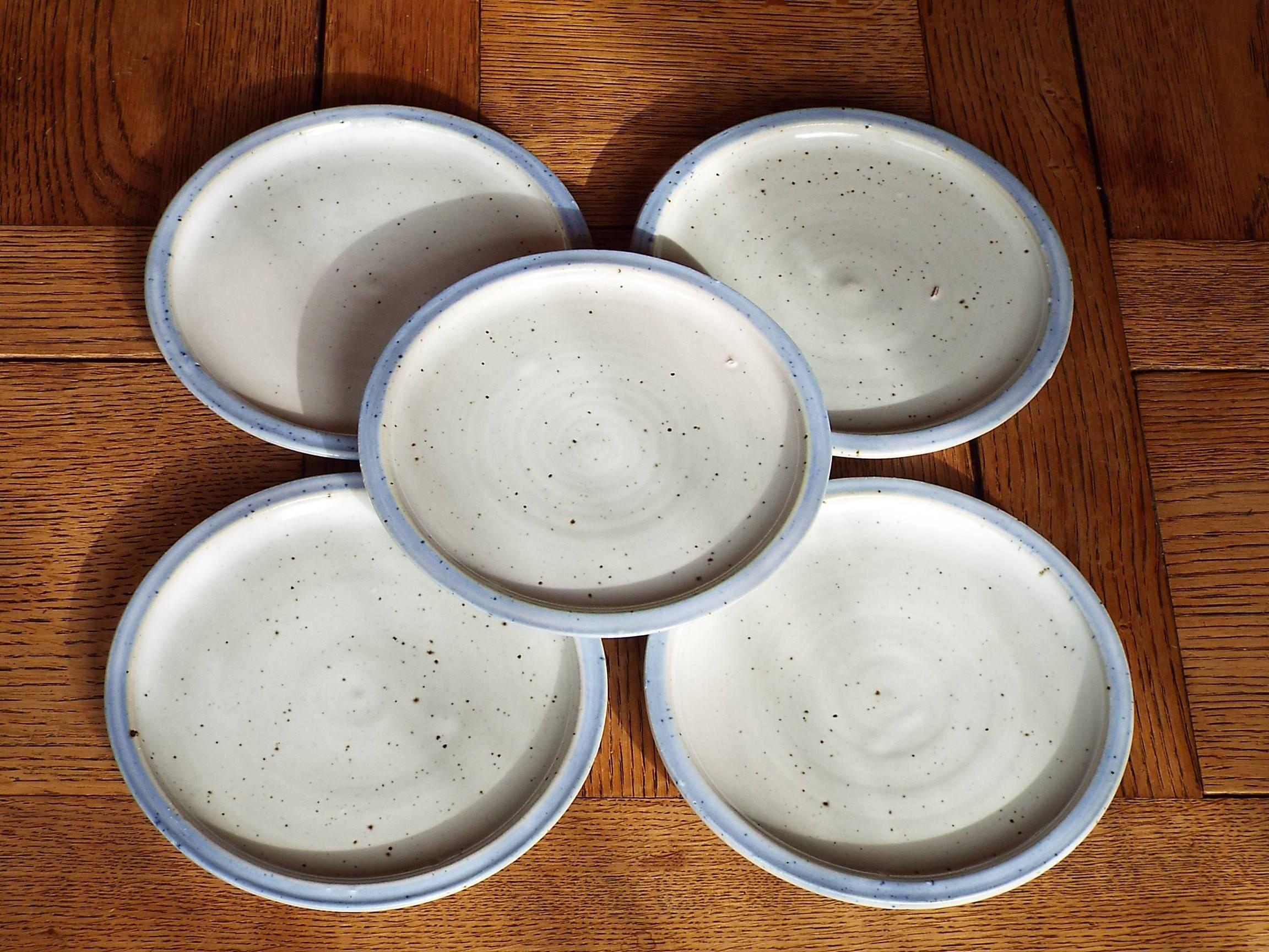 5 stoneware dessert plates