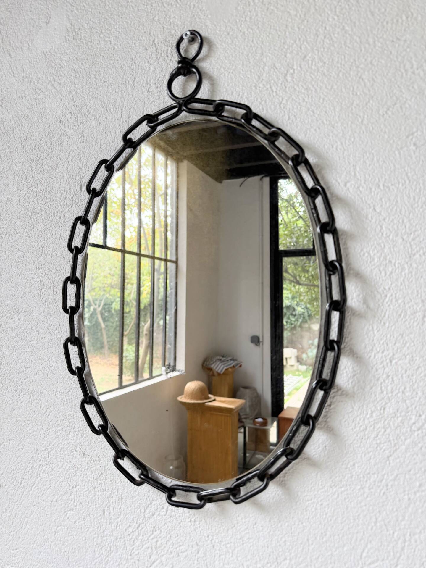 Miroir brutaliste ovale « chaine » 1950