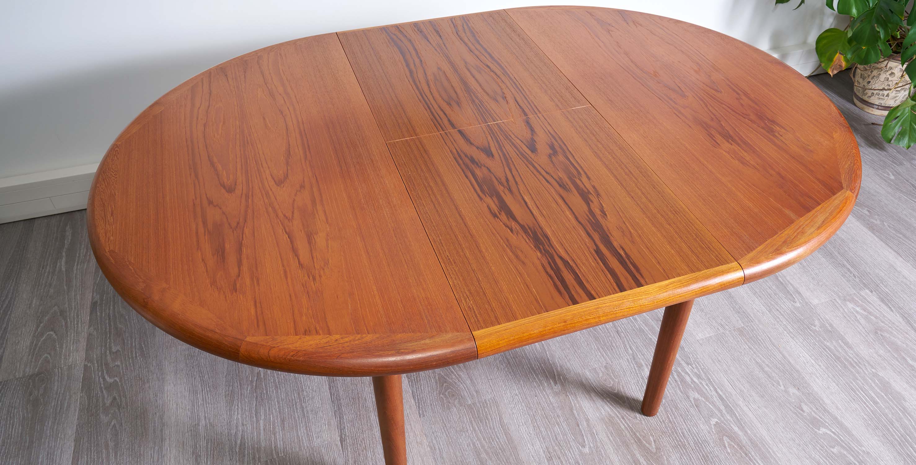 Table à manger extensible style scandinave 1960