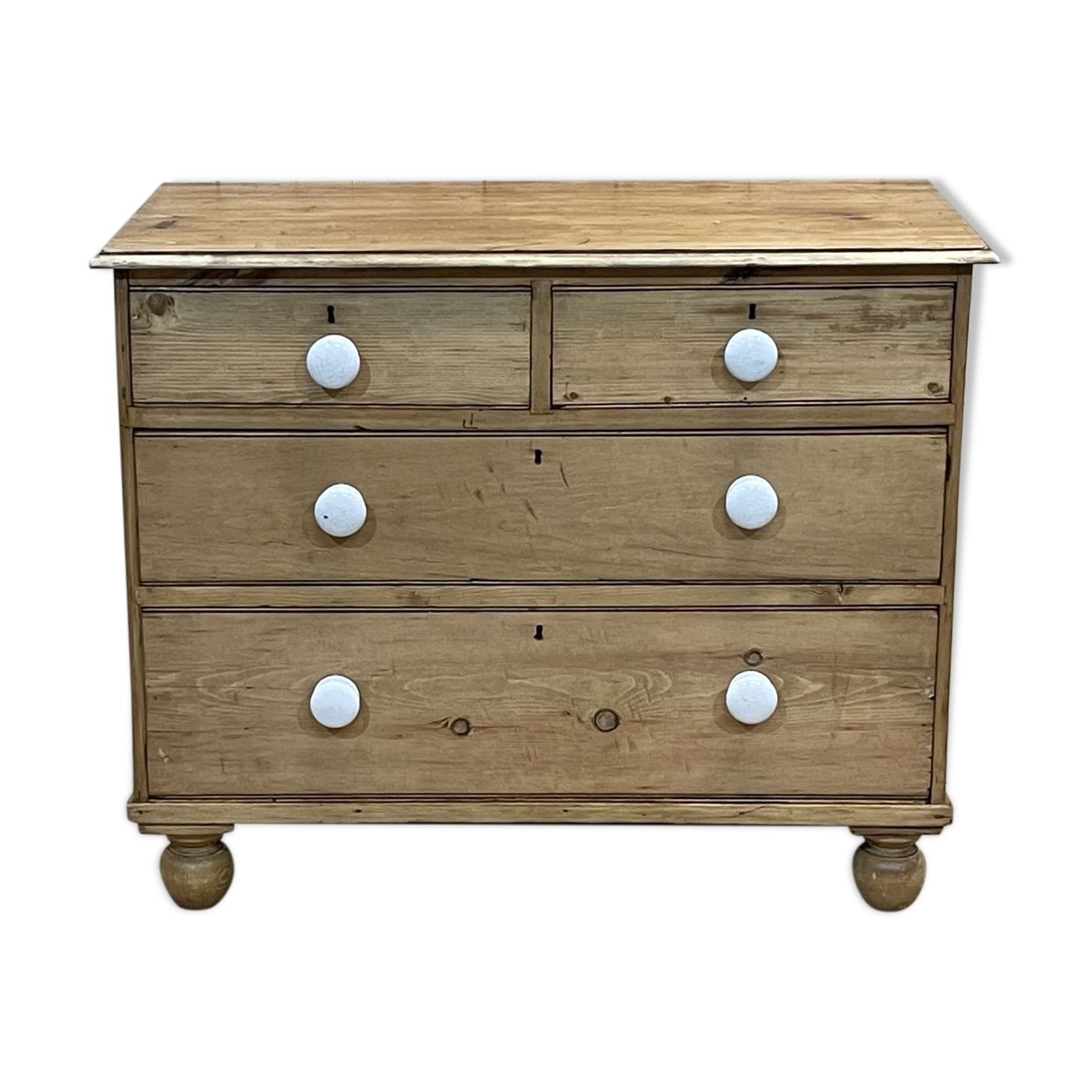 English dresser XIXth fir with its white porcelain buttons