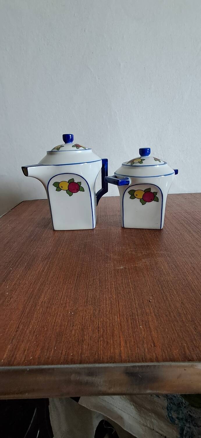 Coffee service in porcelain A. Lanternier & Co Limoges. 1960s.