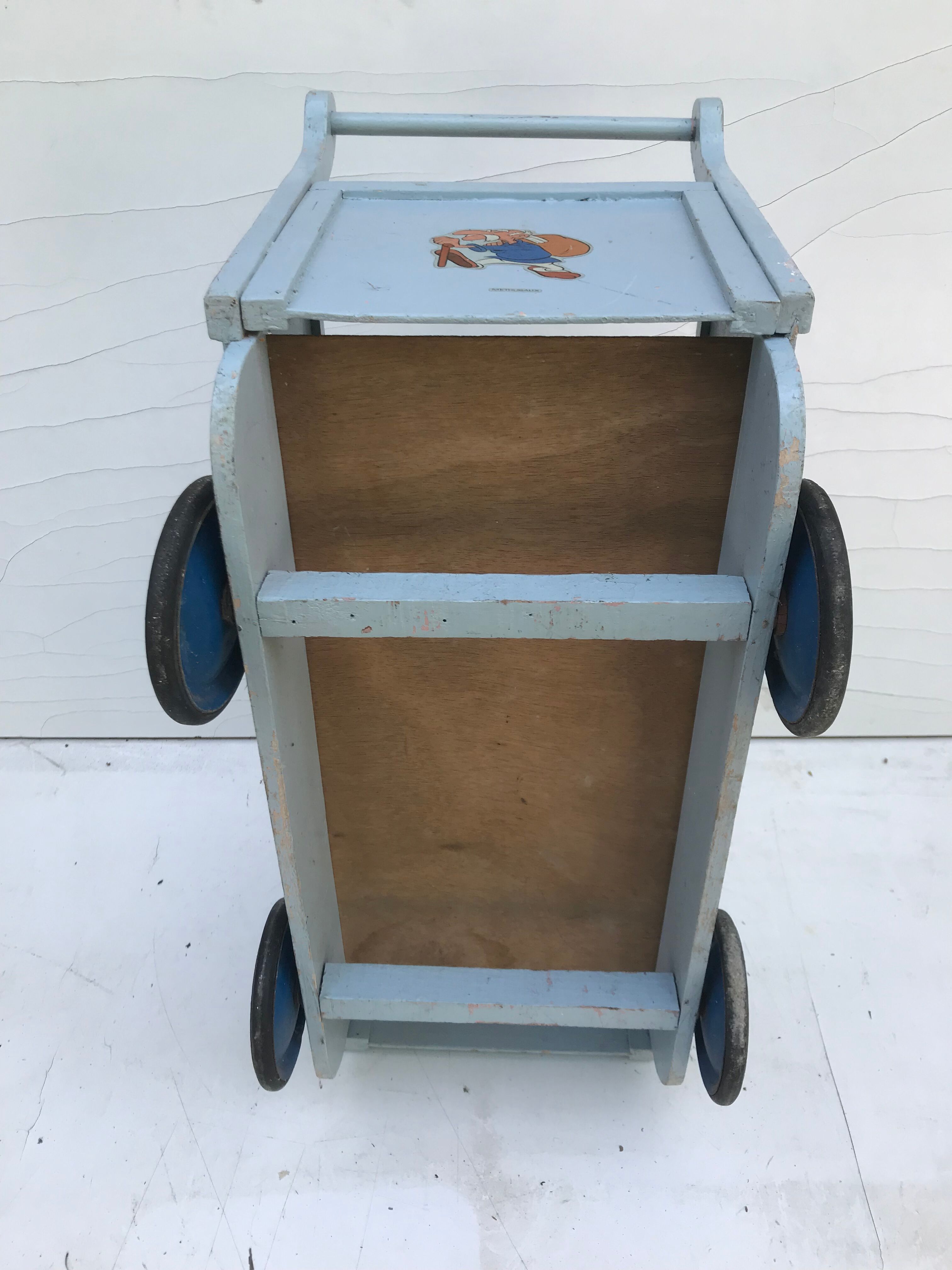 Ancien chariot à jouets en bois