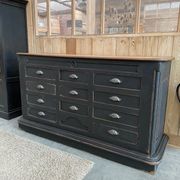 Craft furniture in oak at the end of the 19th century