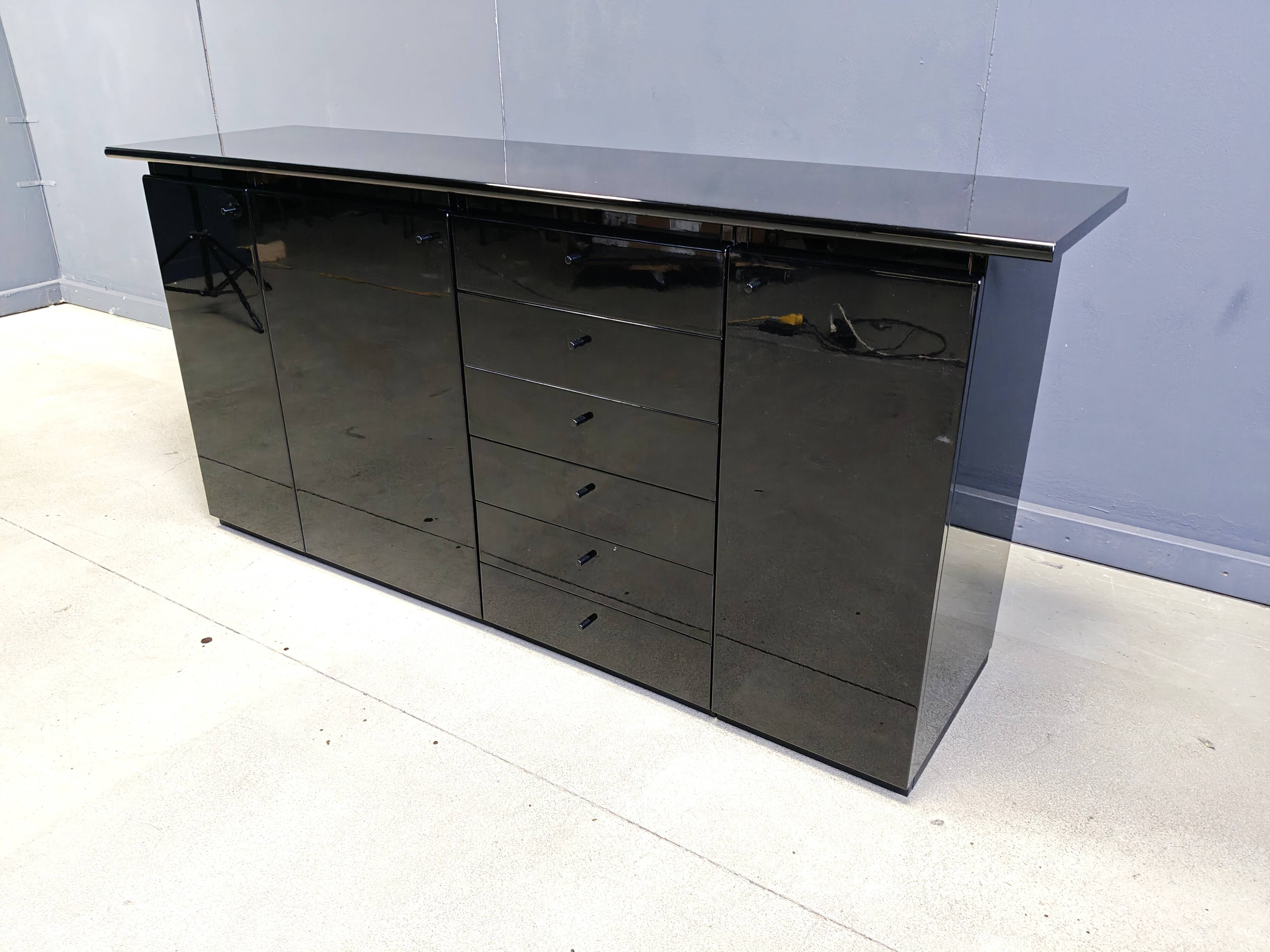 Vintage Italian Gloss sideboard, 1970s