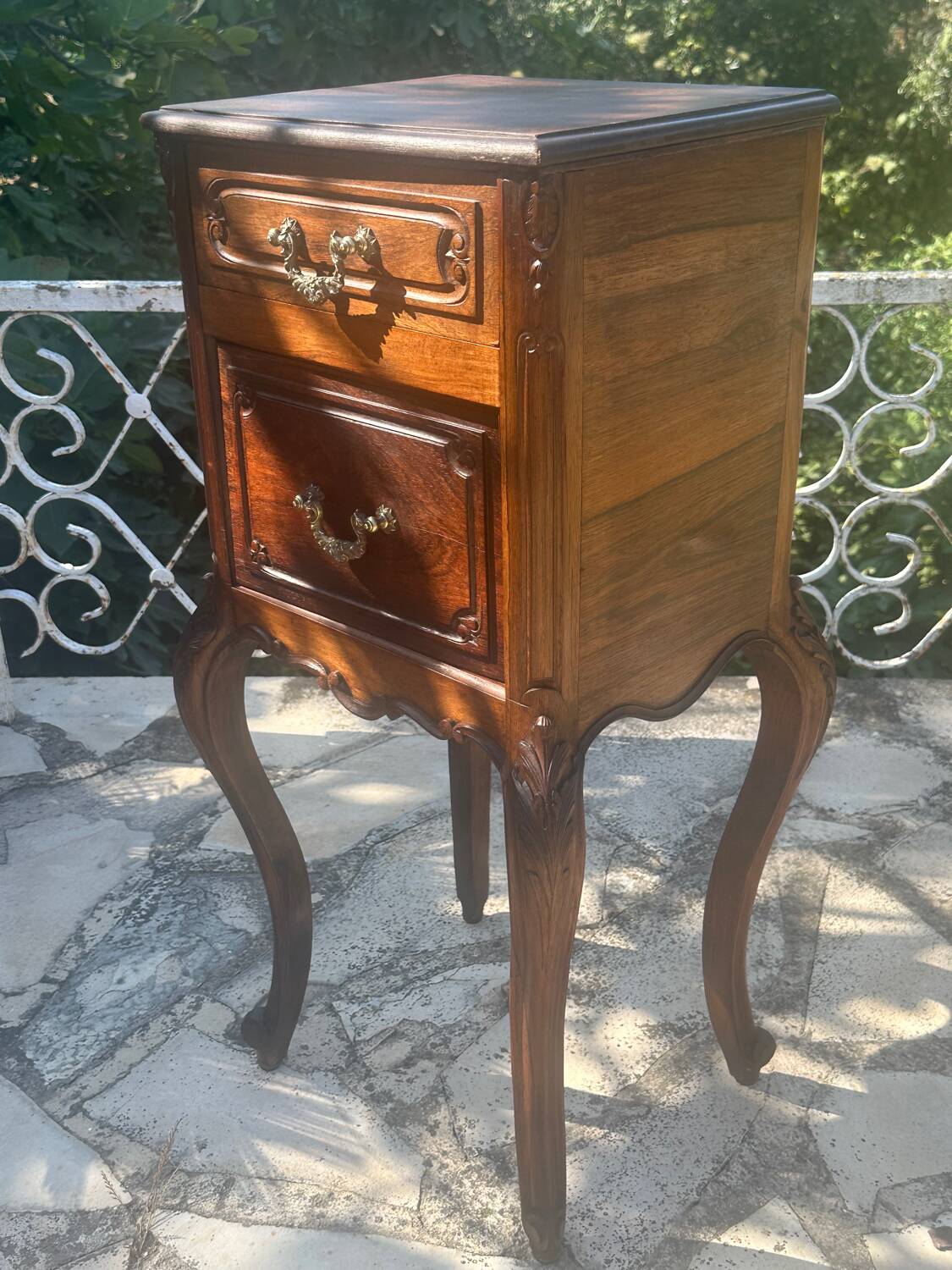 little Louis XV style flying table in rosewood, 19th century