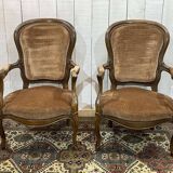 Paire de fauteuils de style Louis XV en hêtre du XXème