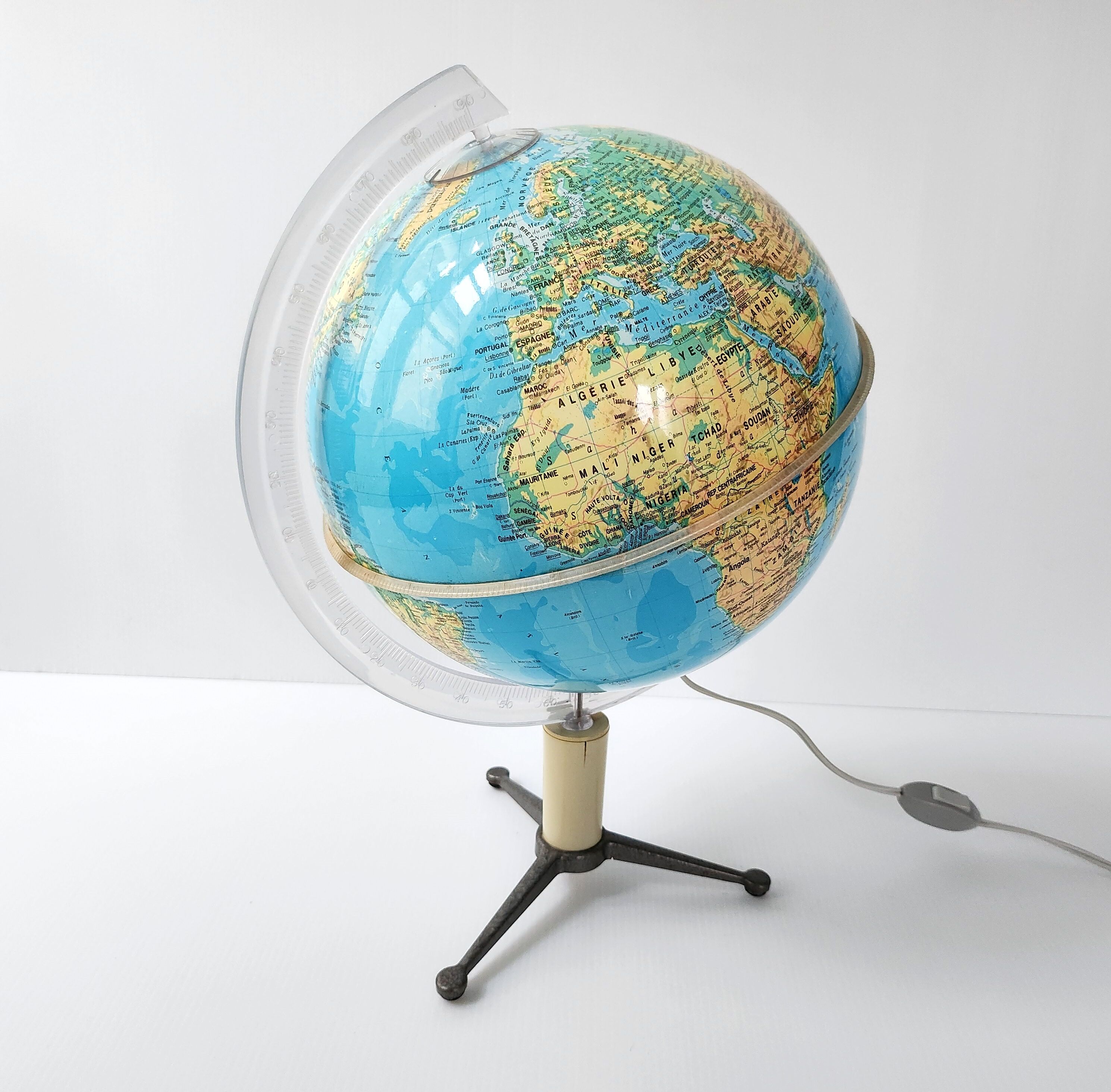 Vintage luminous globe 1950