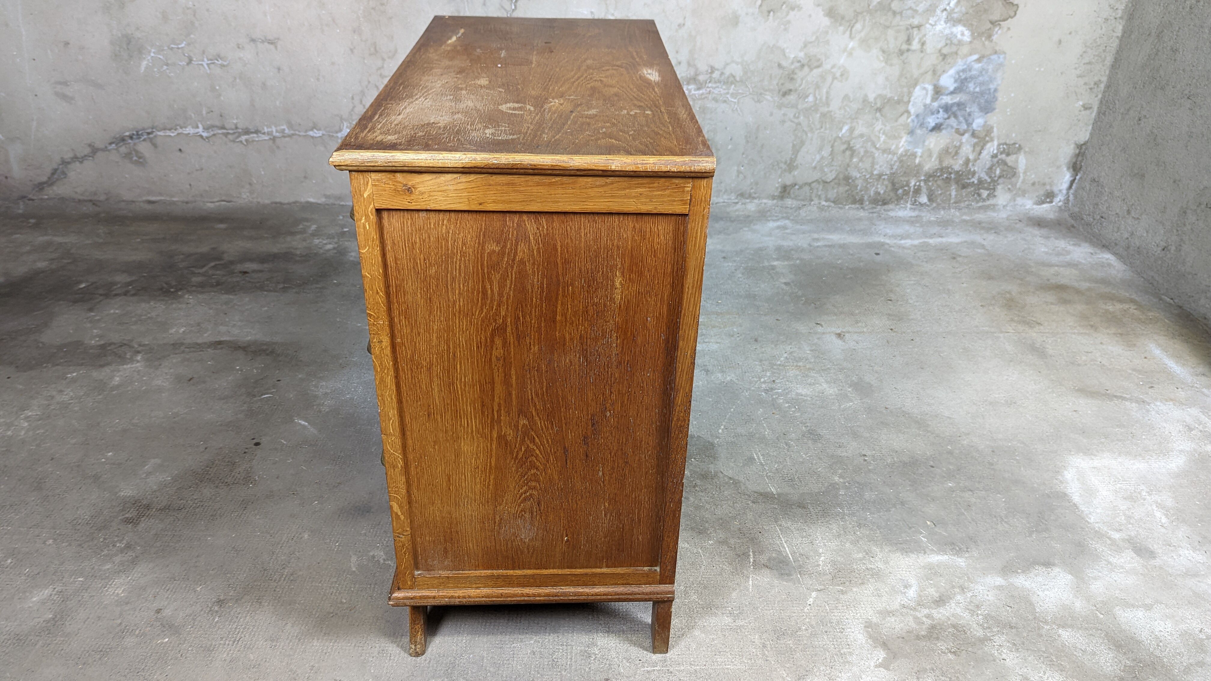 Commode pied compas scandinave