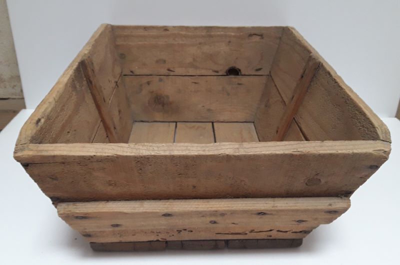 Wooden box trapezoidal