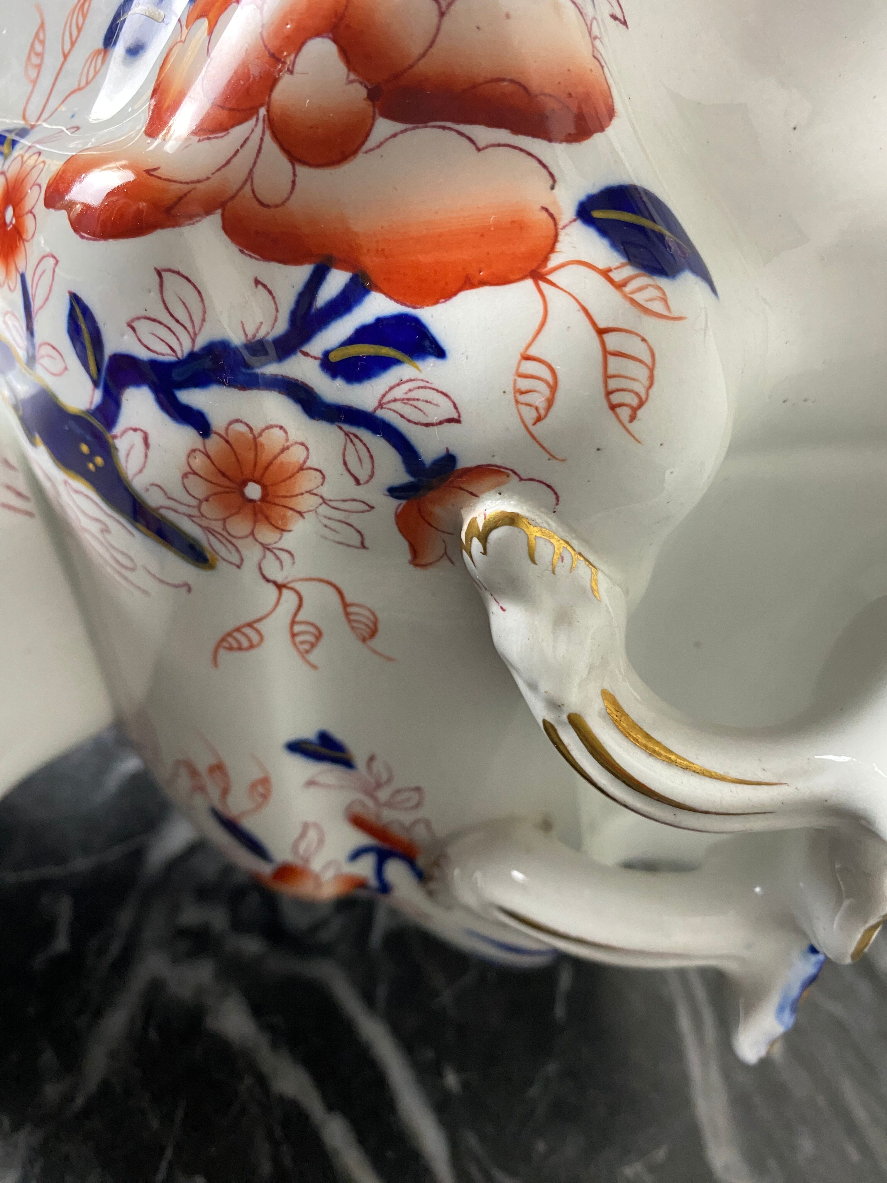 Old Imari cup stamped "Mason" in iron earth