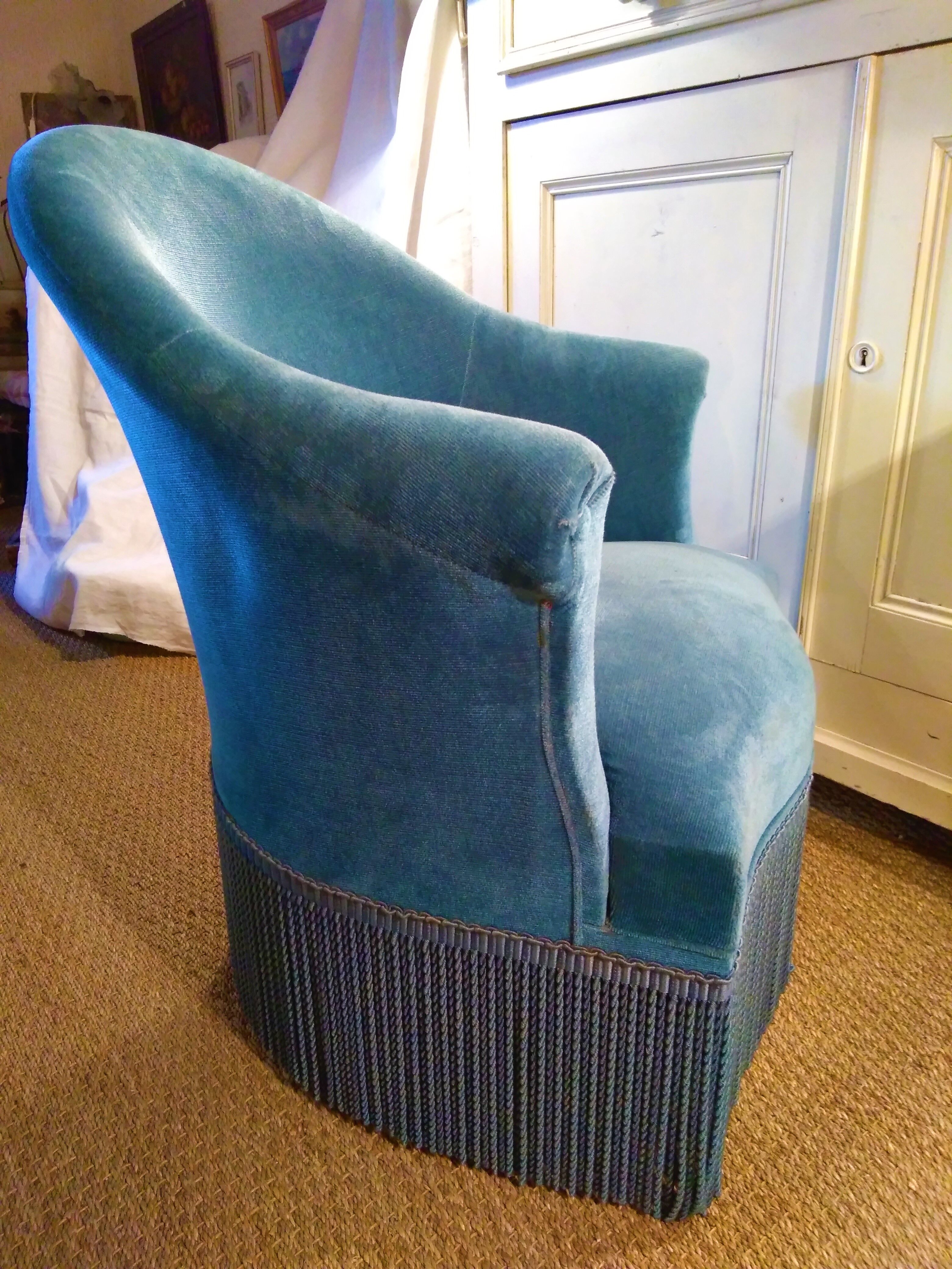 Blue toad chair, velvet